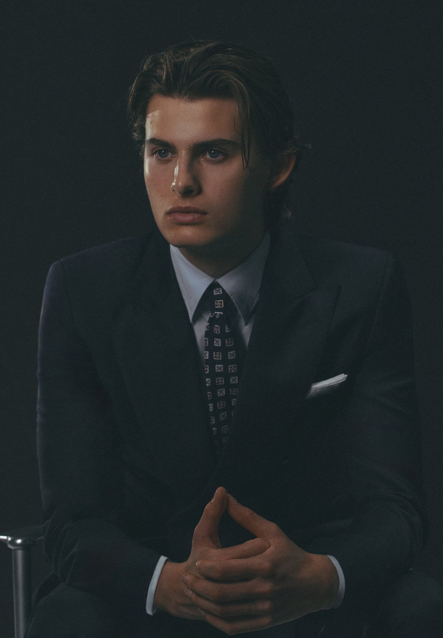 NAVY BLUE DOUBLE-BREASTED SUIT