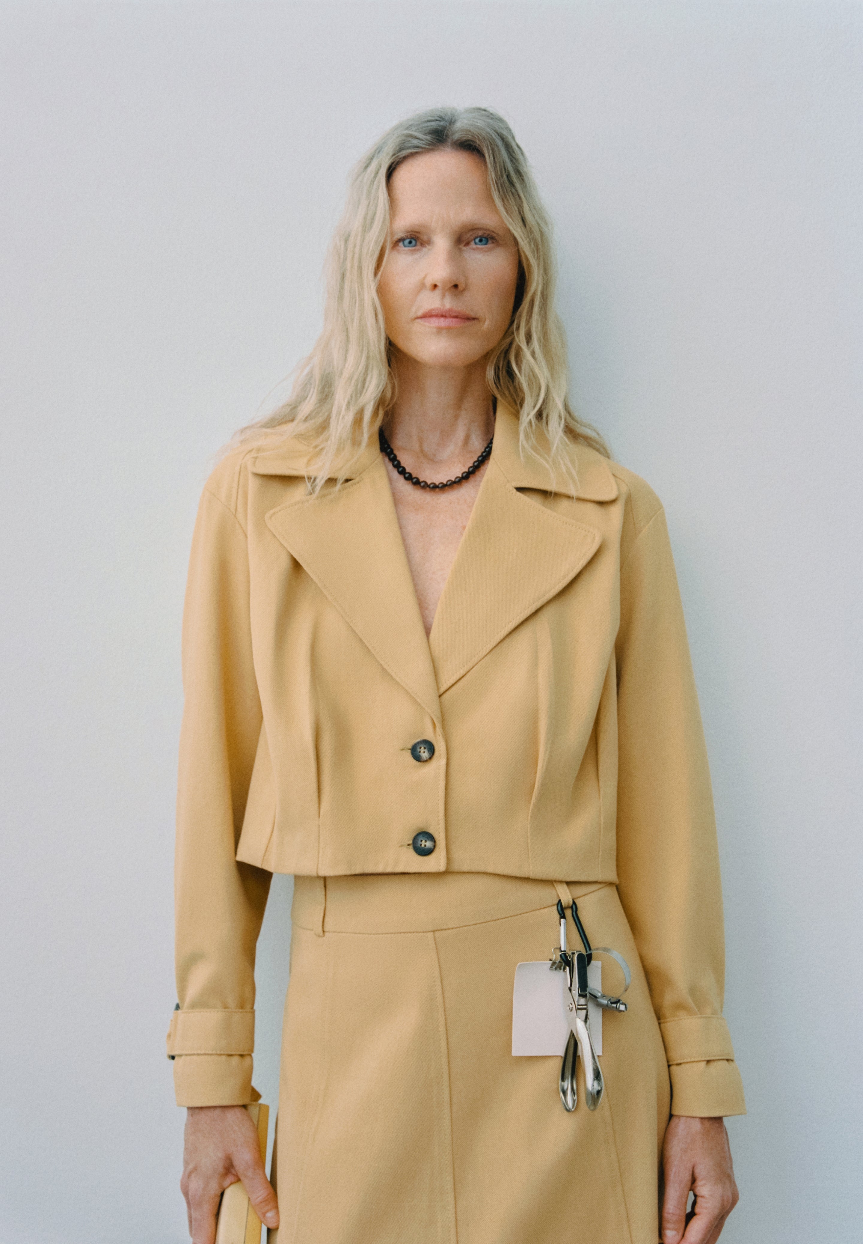 070925_des_backtooffice_woman_03