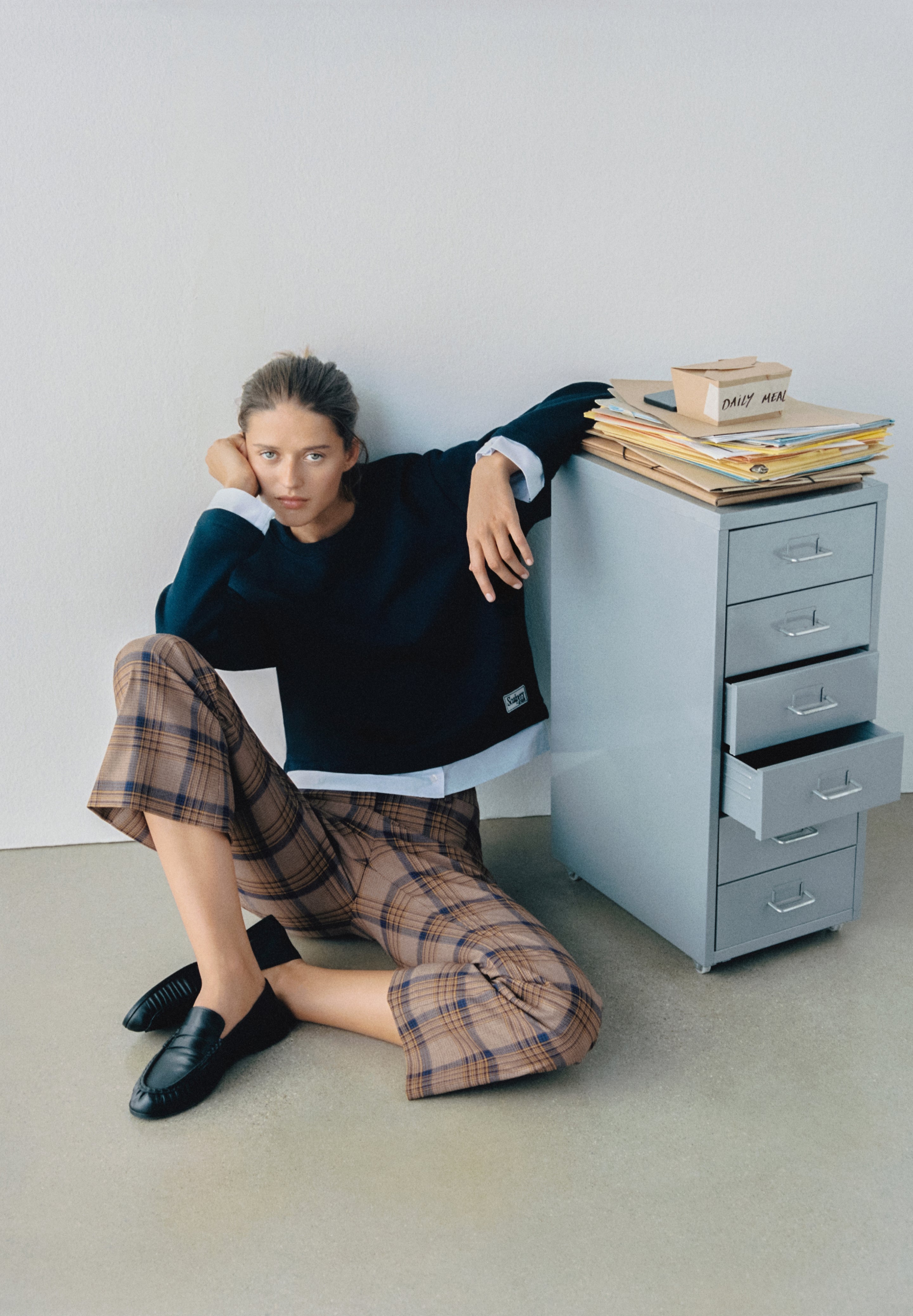 070925_des_backtooffice_woman_14