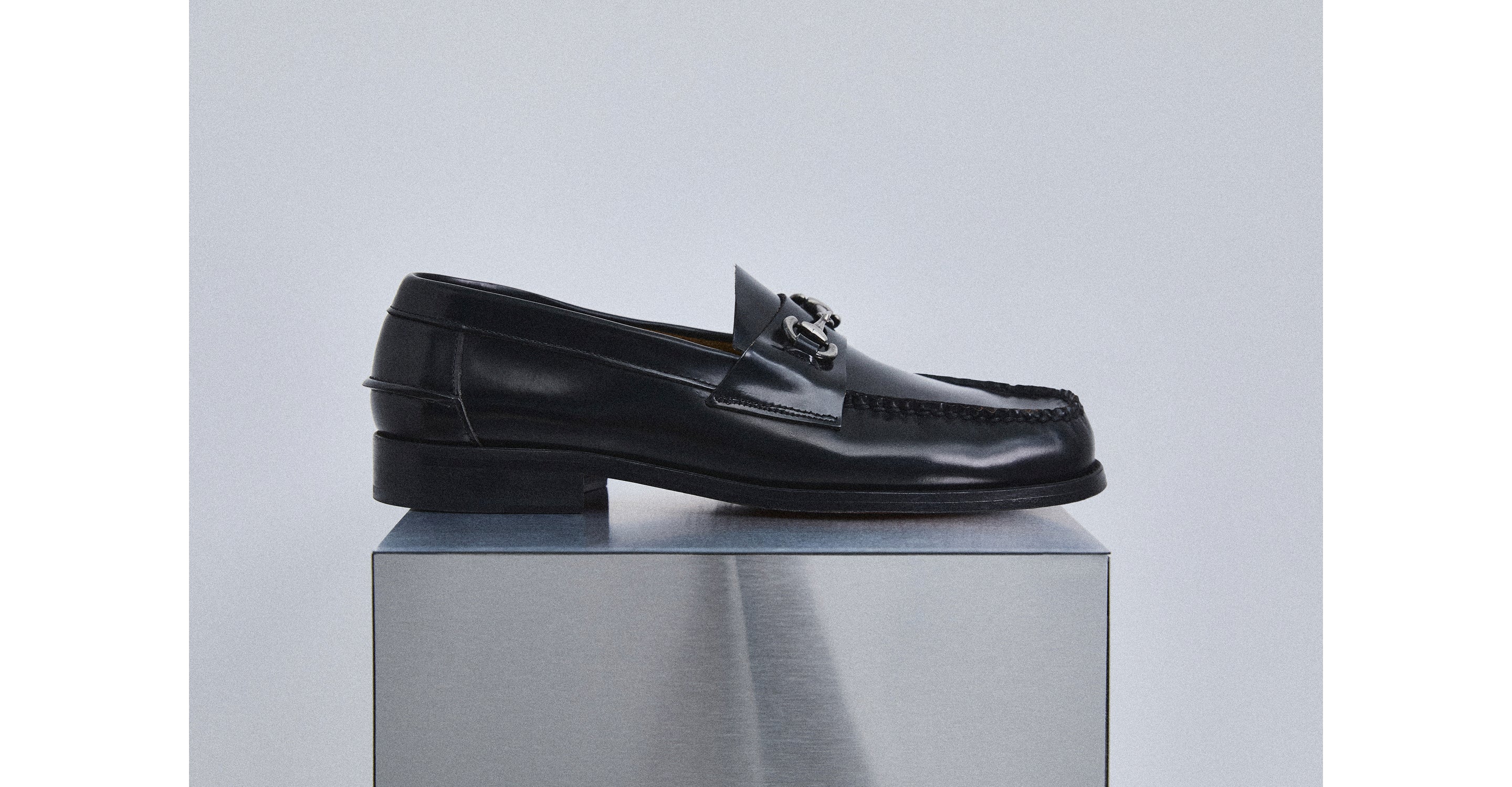 210925_des_leather_gallery_h_03