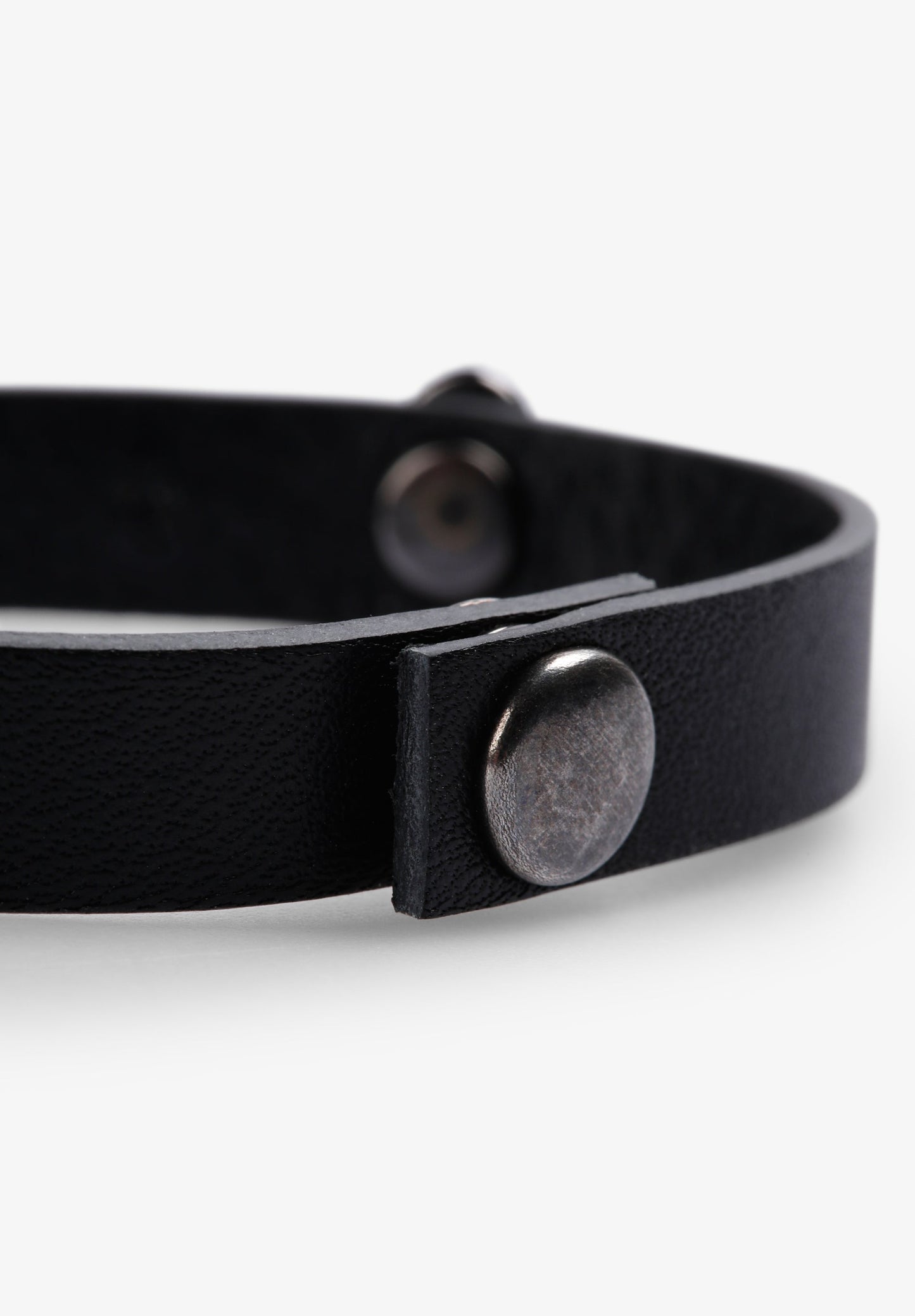 ARMBAND STUDS EN DOODSKOPJES