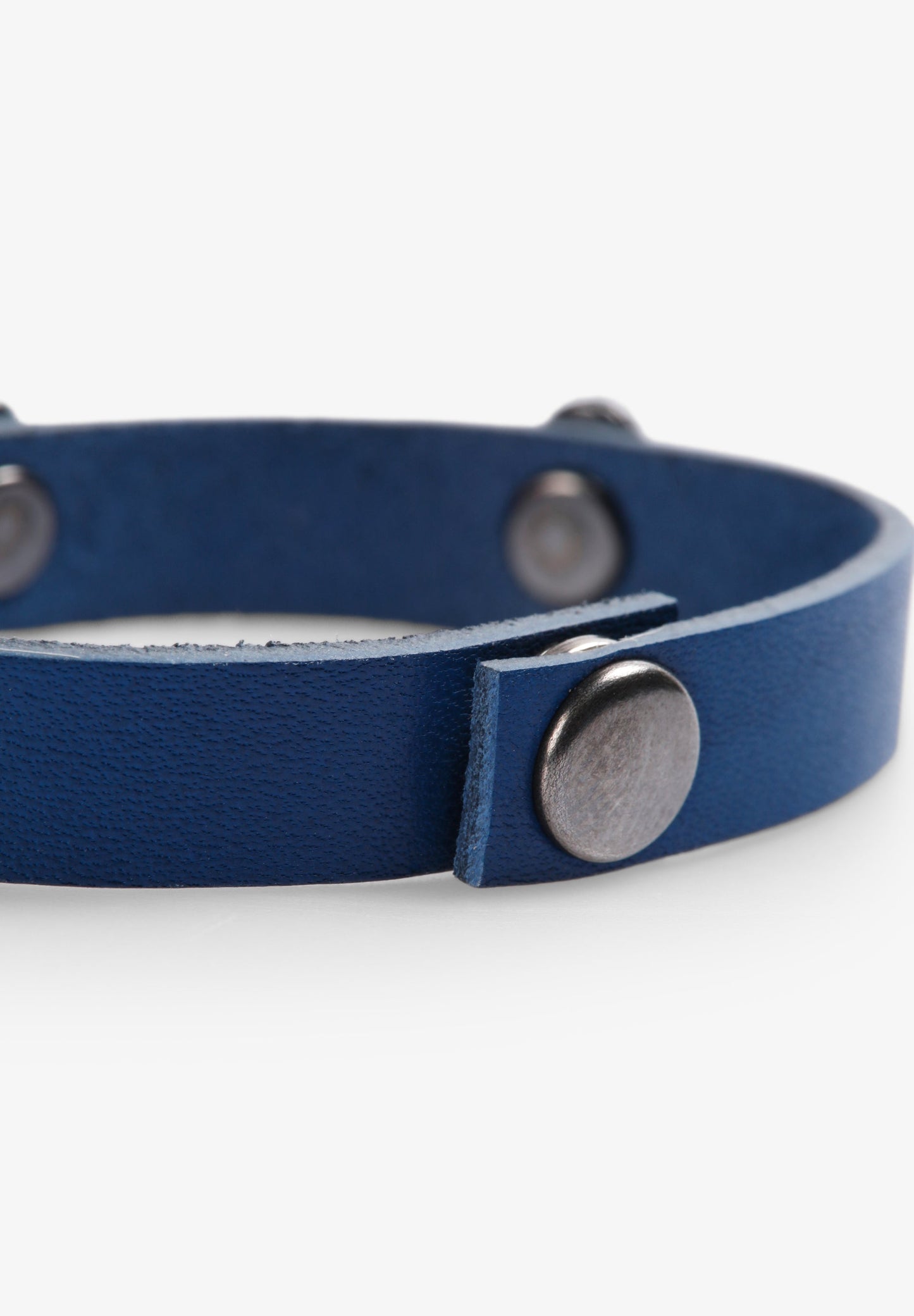 ARMBAND STUDS EN DOODSKOPJES