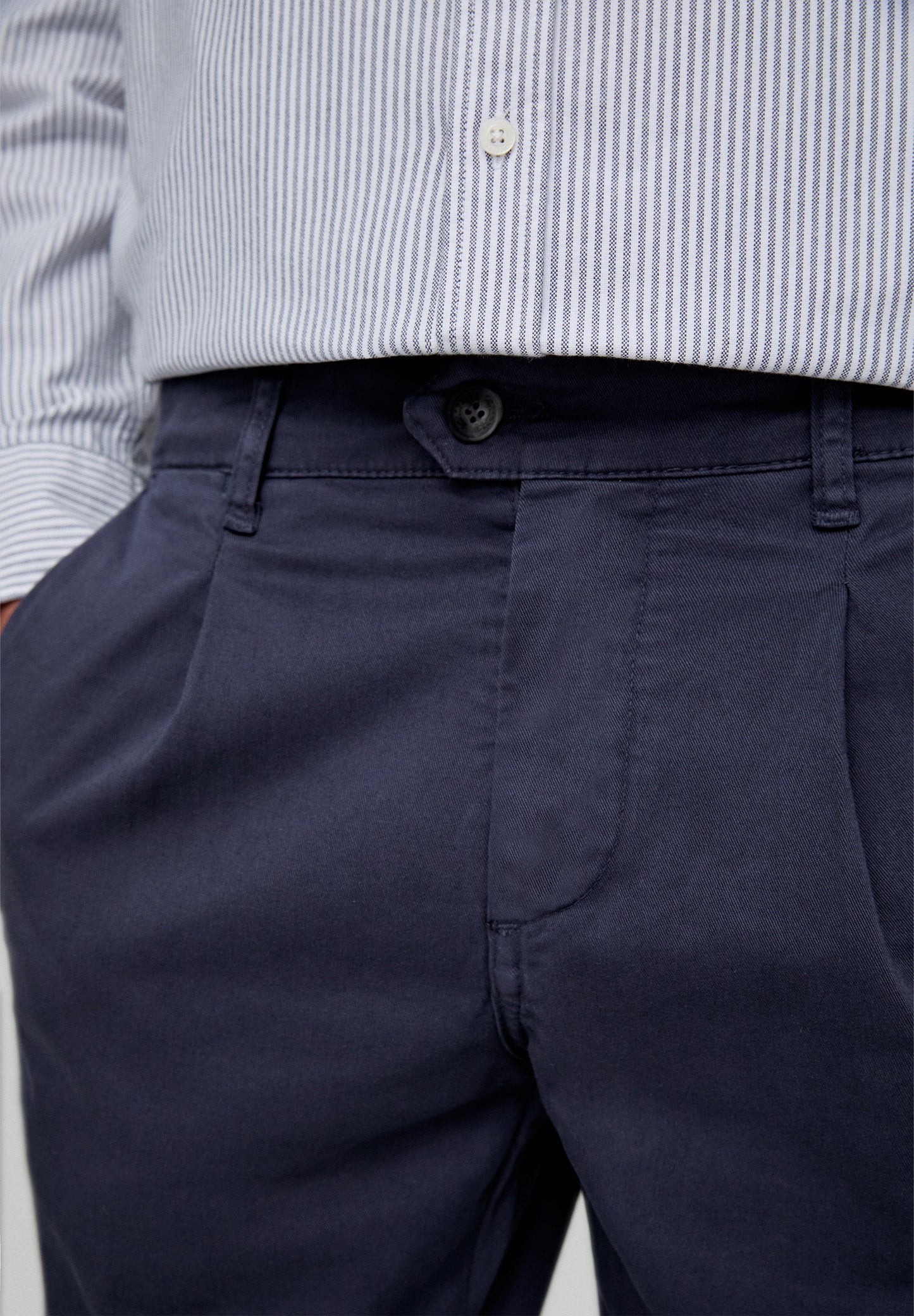 PANTALÓN CHINO PINZAS - Scalpers