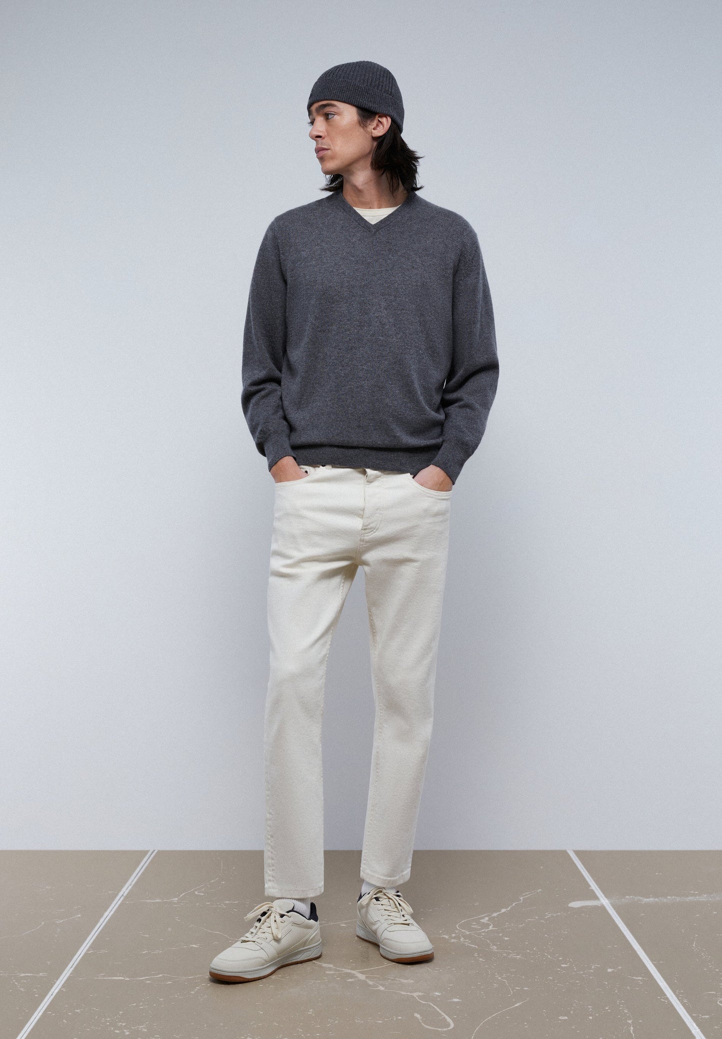 V-NECK CASHMERE SWEATER