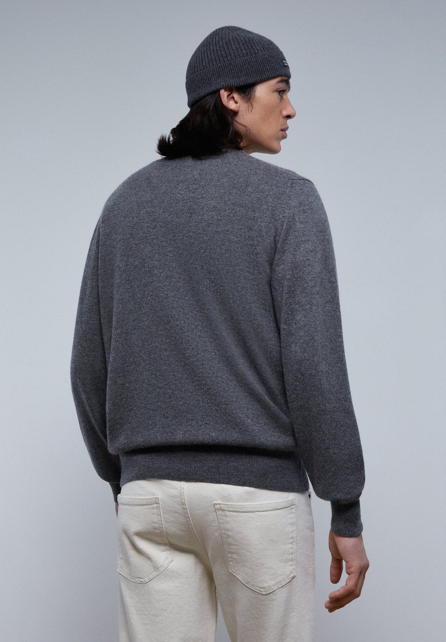 V-NECK CASHMERE SWEATER