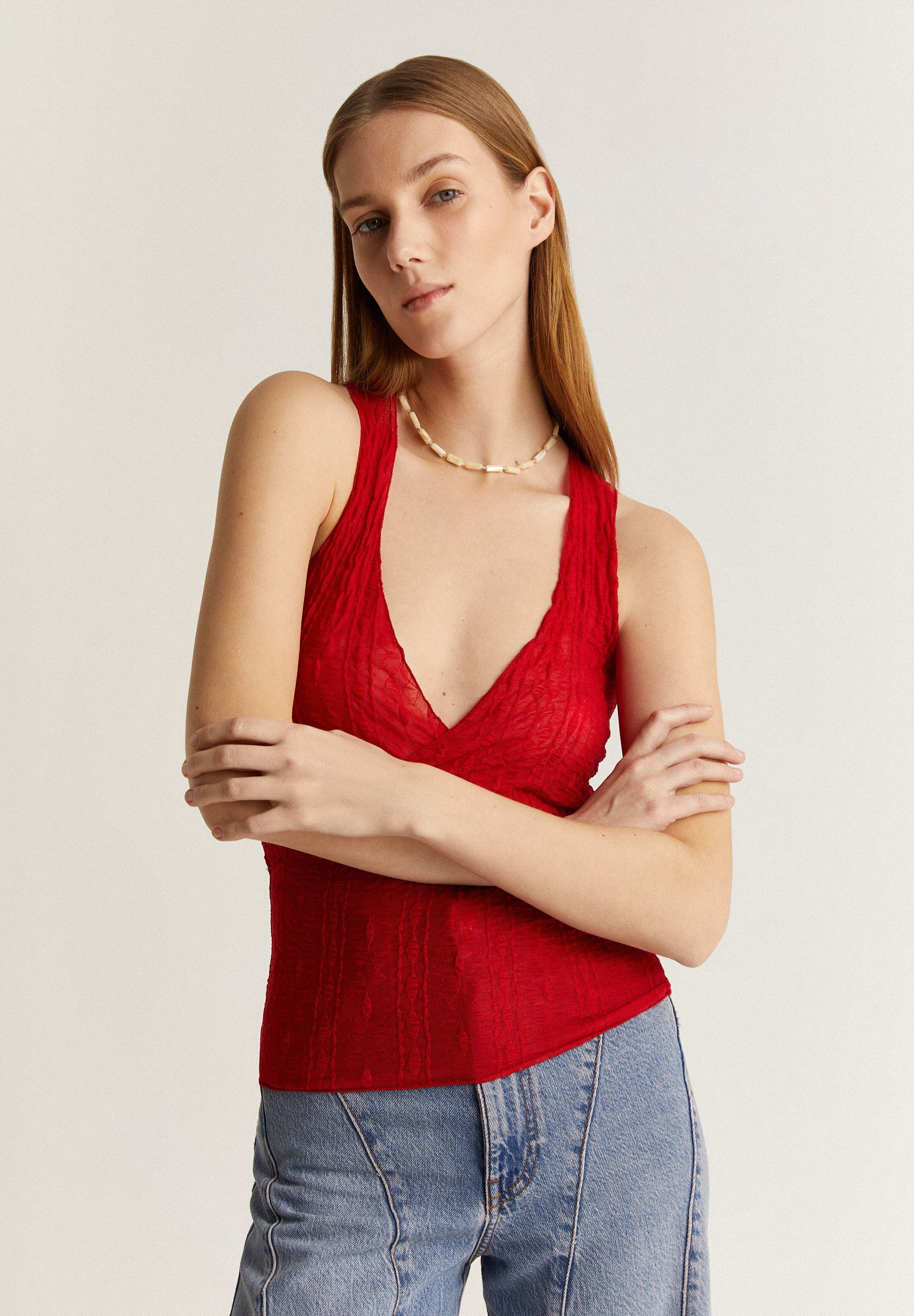 TEXTURED CROSSOVER TOP