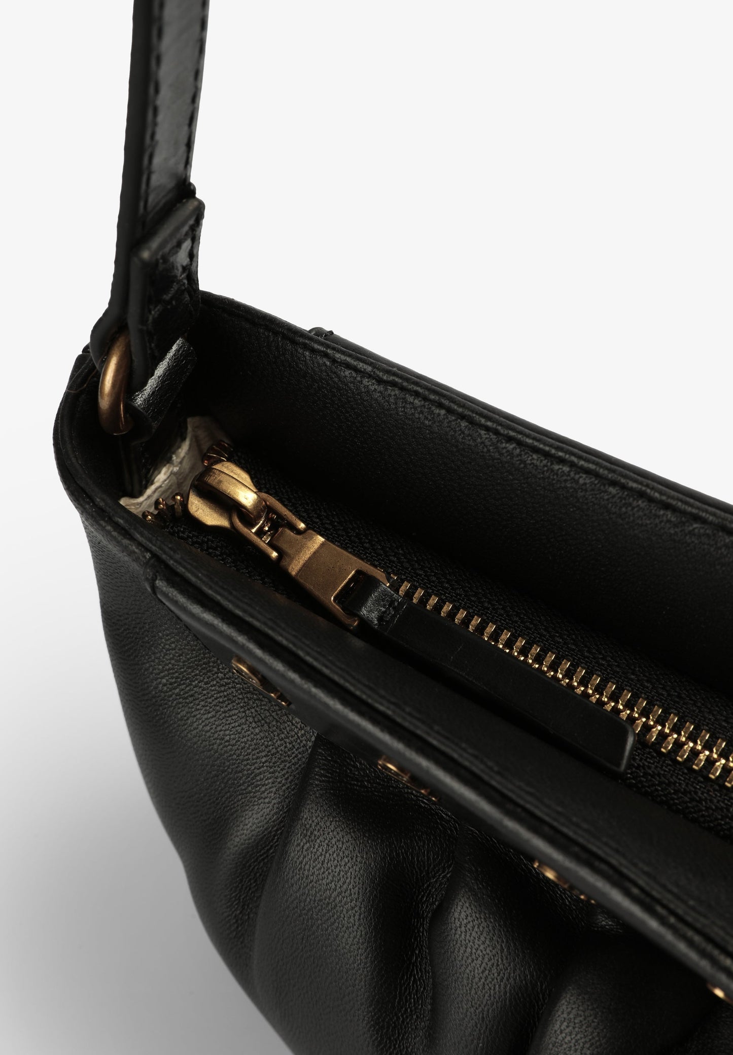 LEATHER BAG WITH SKULL DETAIL