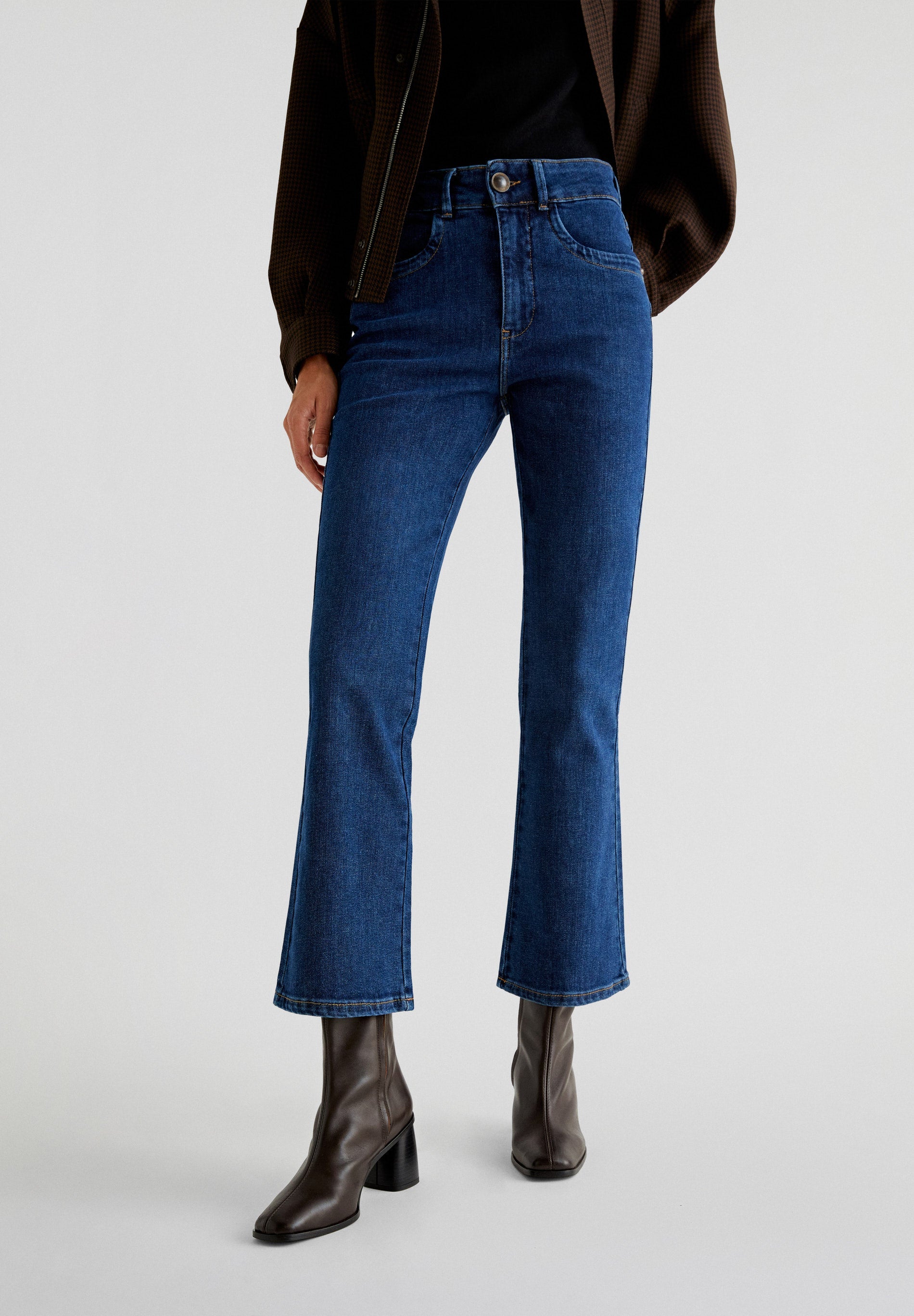 ANKLE FLARE JEANS