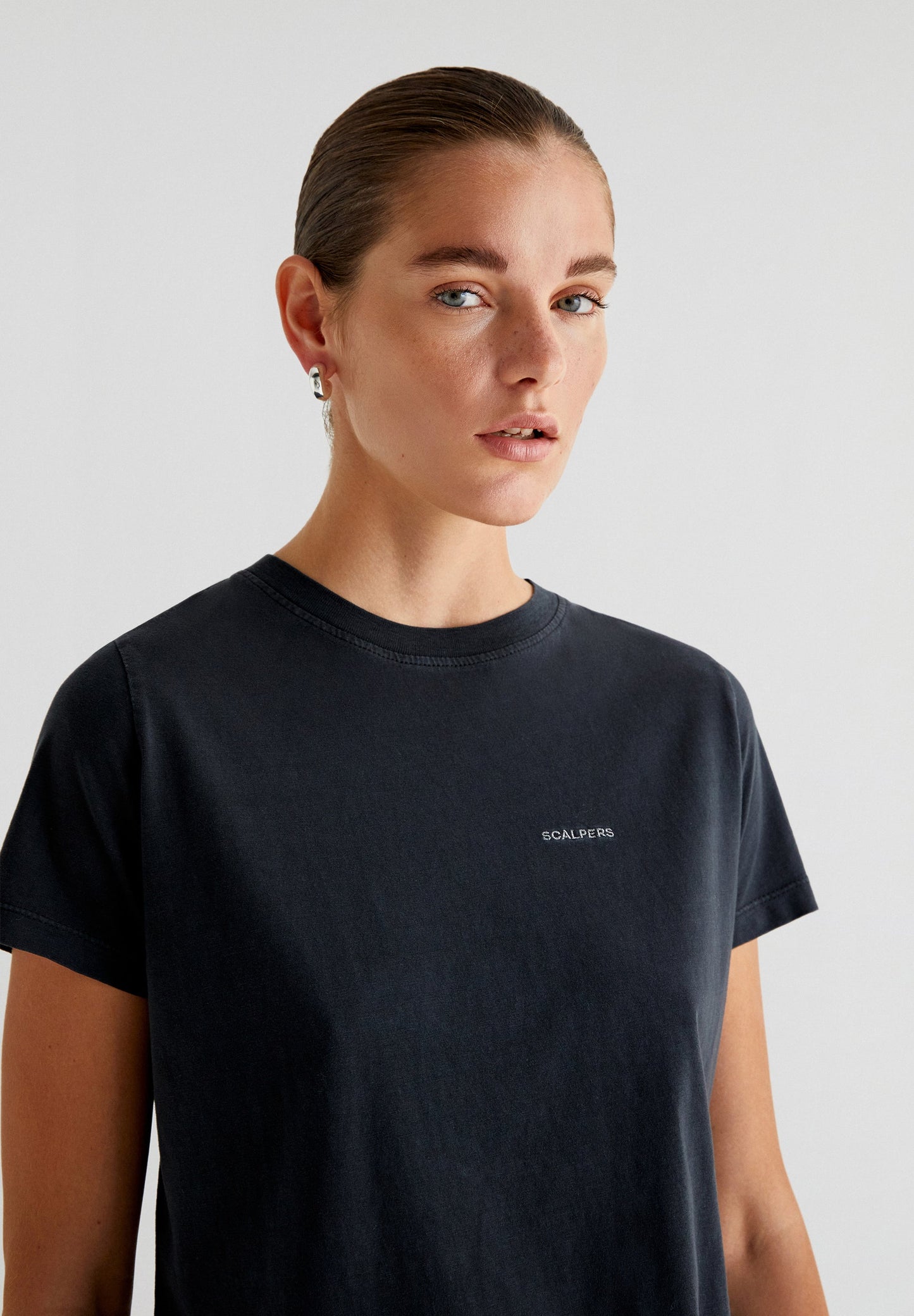 PLAIN SCP TEE