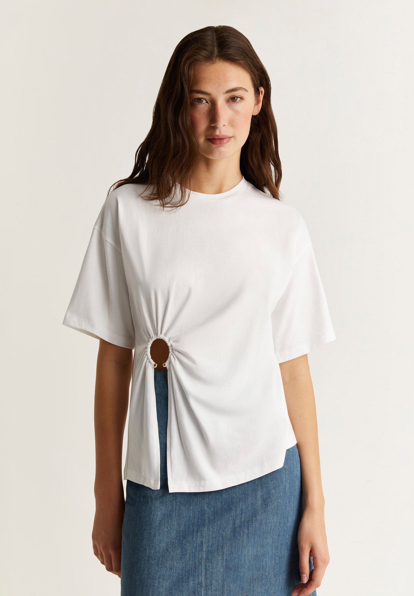 T-SHIRT WITH FRONT BUTTONHOLE DETAIL