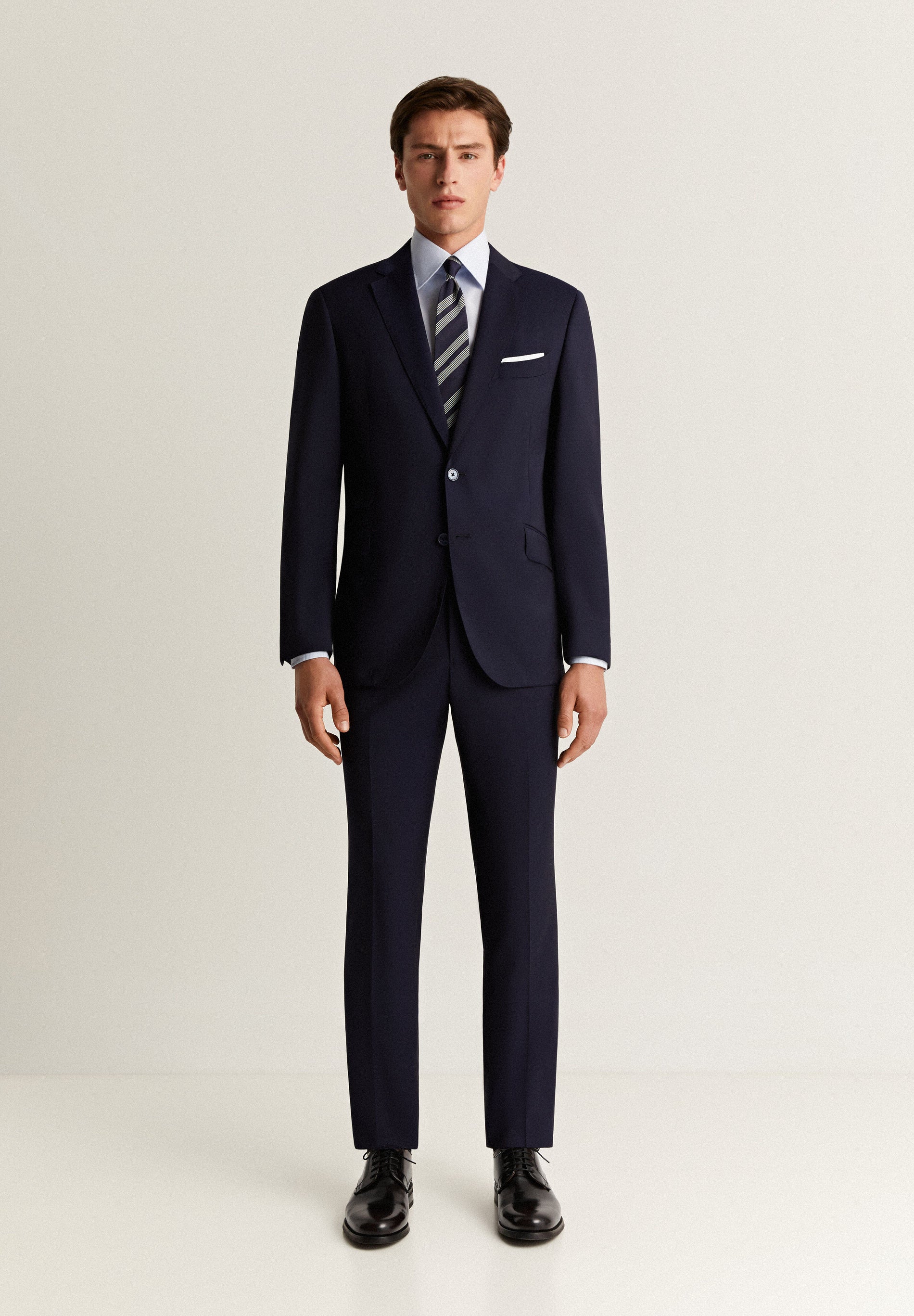 CLASSIC PLAIN-COLOURED NAVY BLUE SUIT