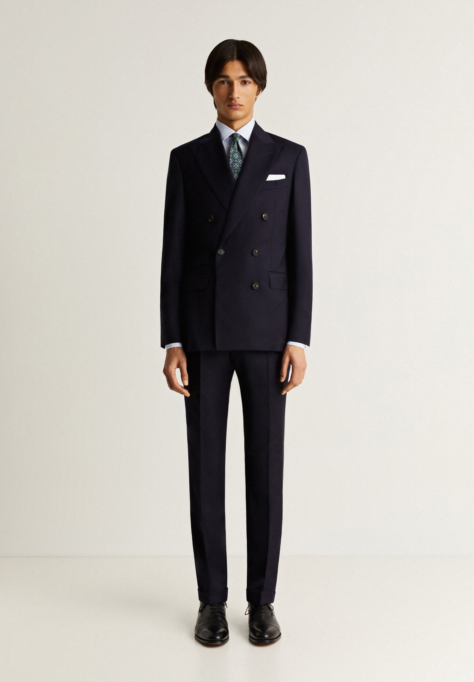 NAVY BLUE DOUBLE-BREASTED SUIT