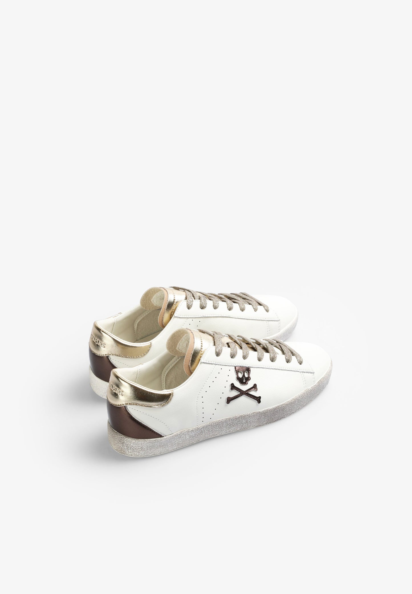 SNEAKERS BAJAS DETALLE METALIZADO - Scalpers
