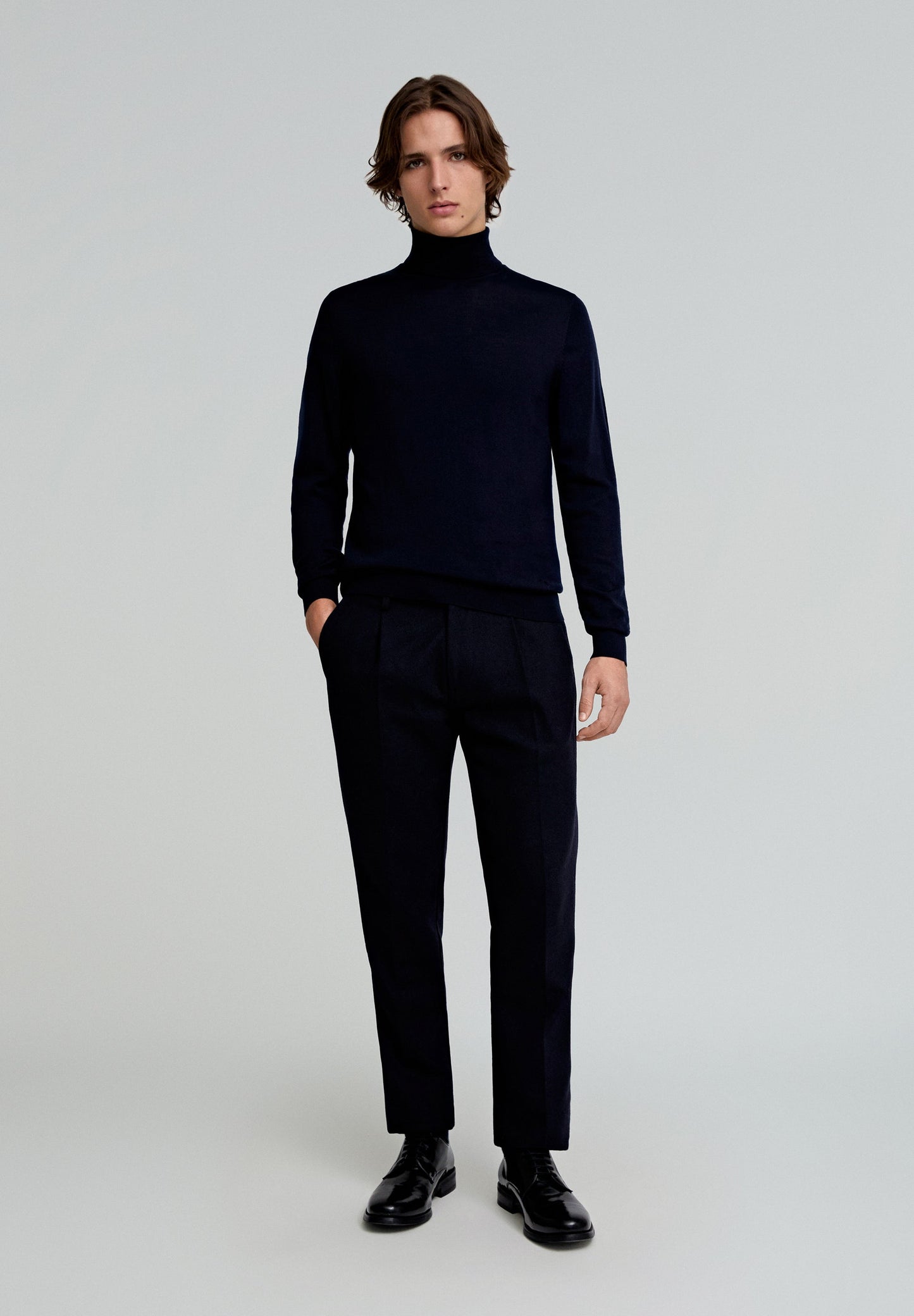 CLASSIC ROLL NECK TRICOT