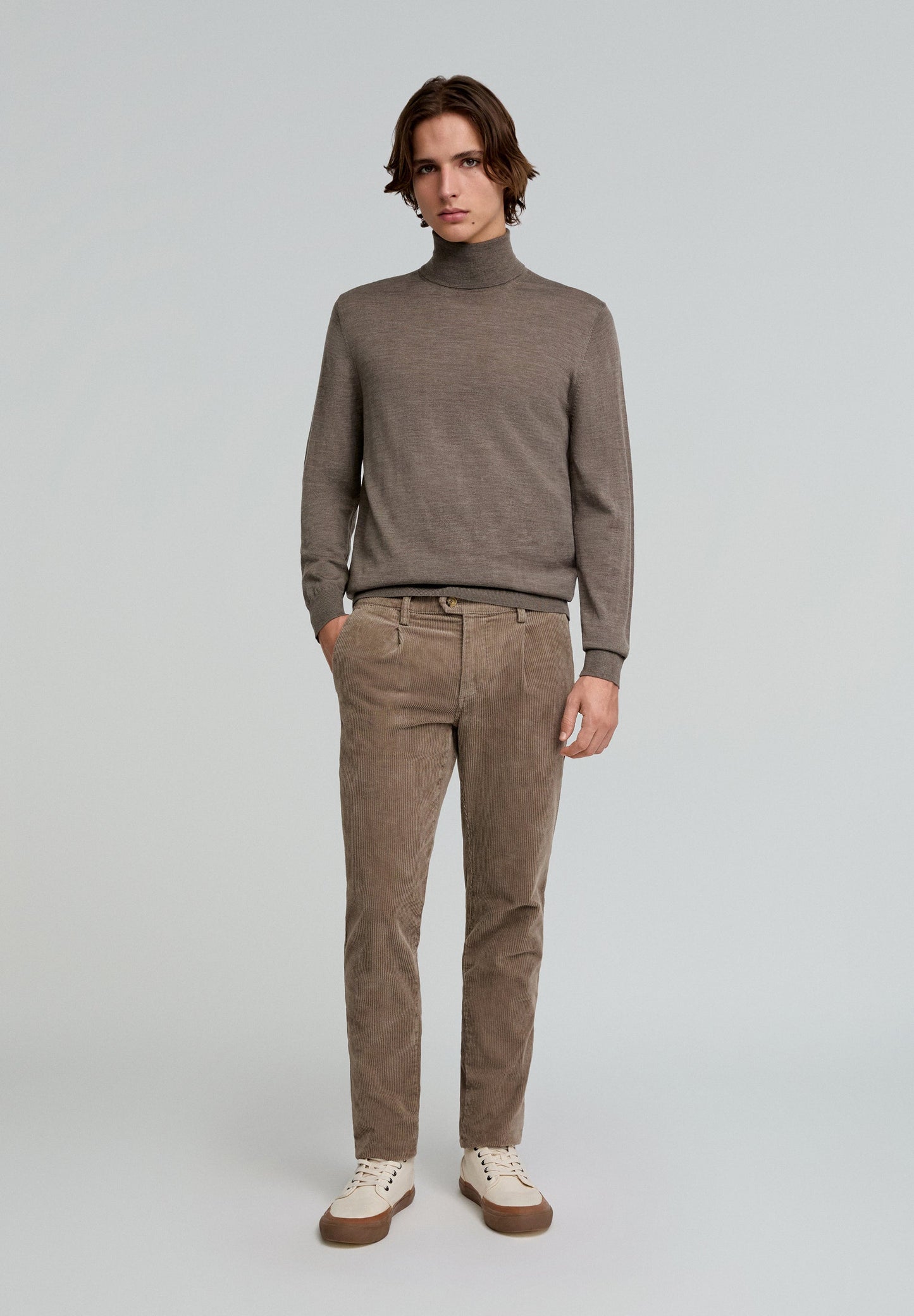 CLASSIC ROLL NECK TRICOT