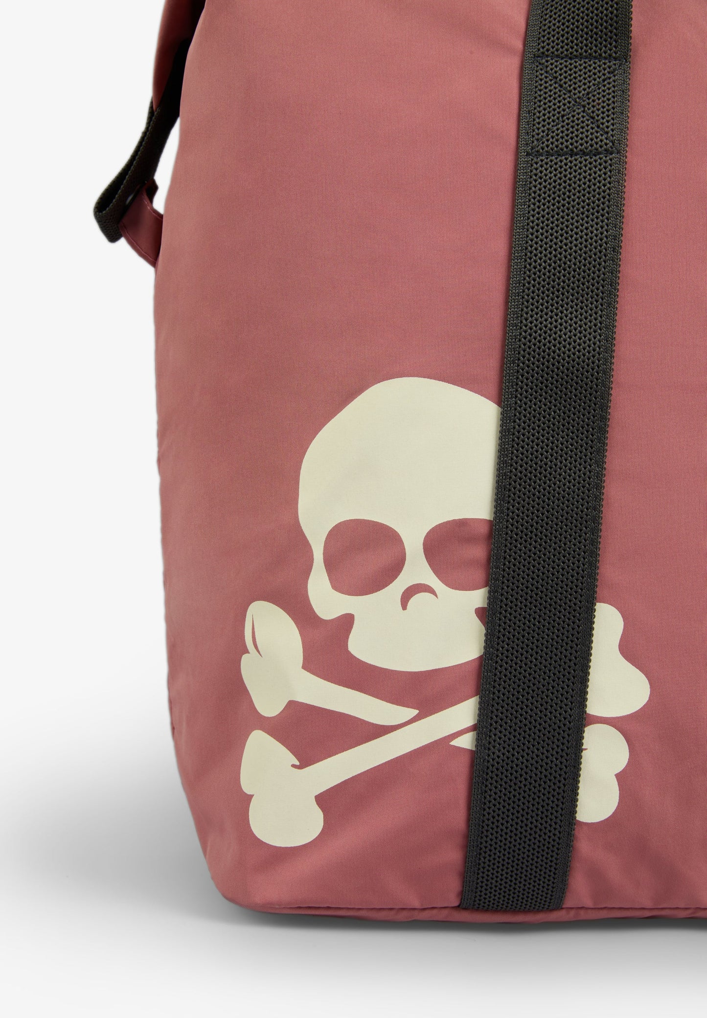 TRAVEL BAG WITH SKULL