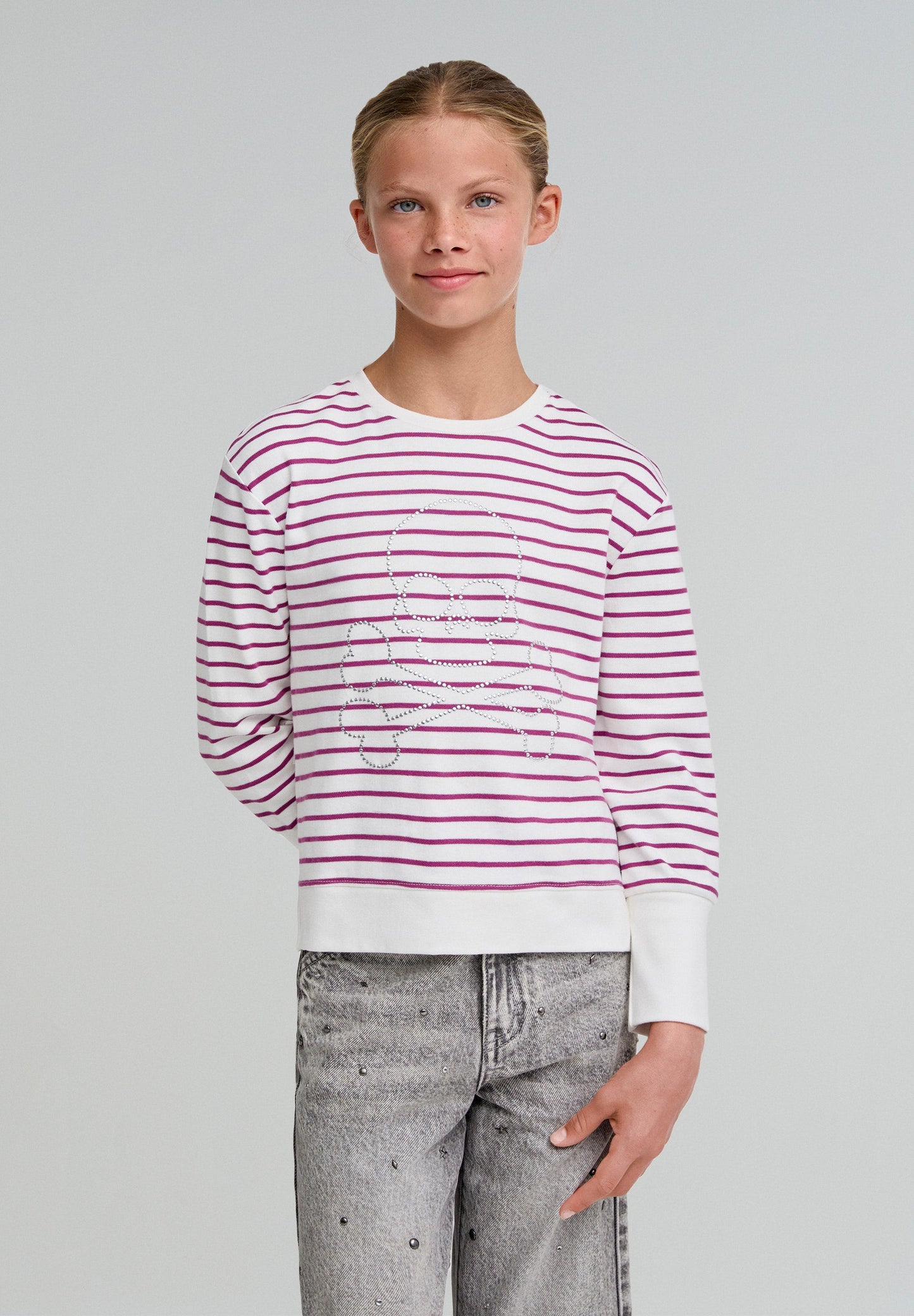 STRIPED SWEATSHIRT WITH SKULL