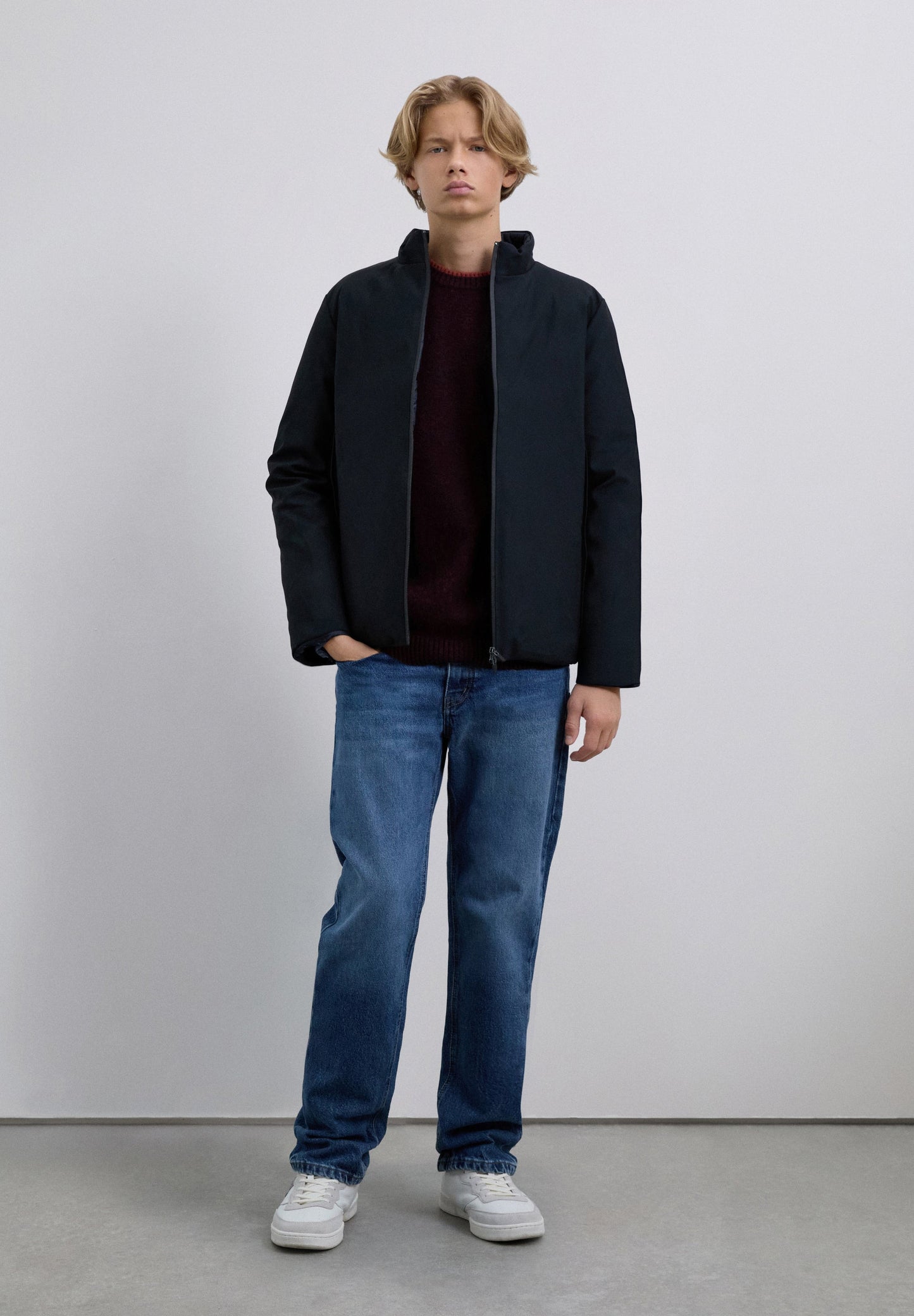 JACKET WITH DETACHABLE HOOD AND LOGO