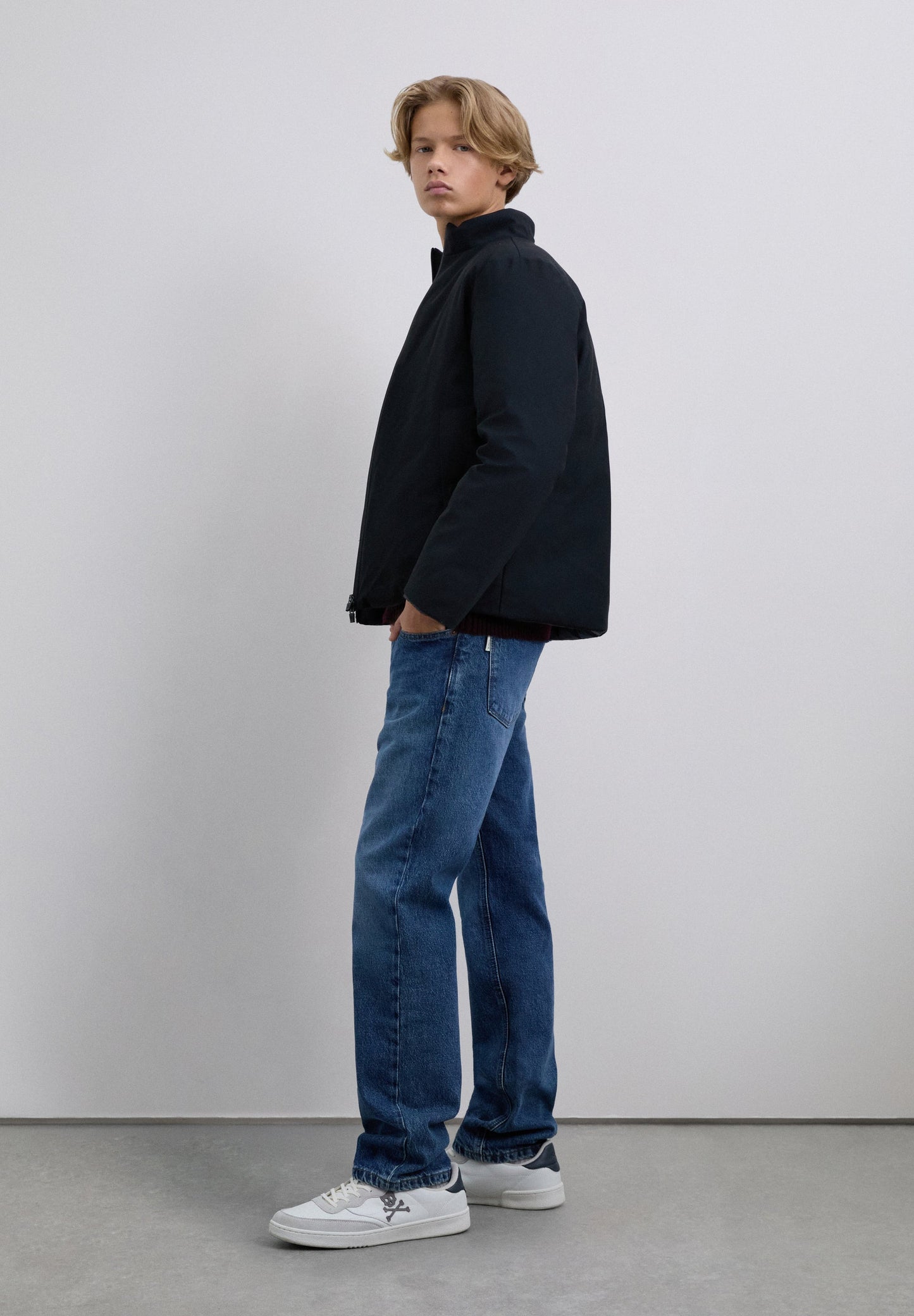 JACKET WITH DETACHABLE HOOD AND LOGO