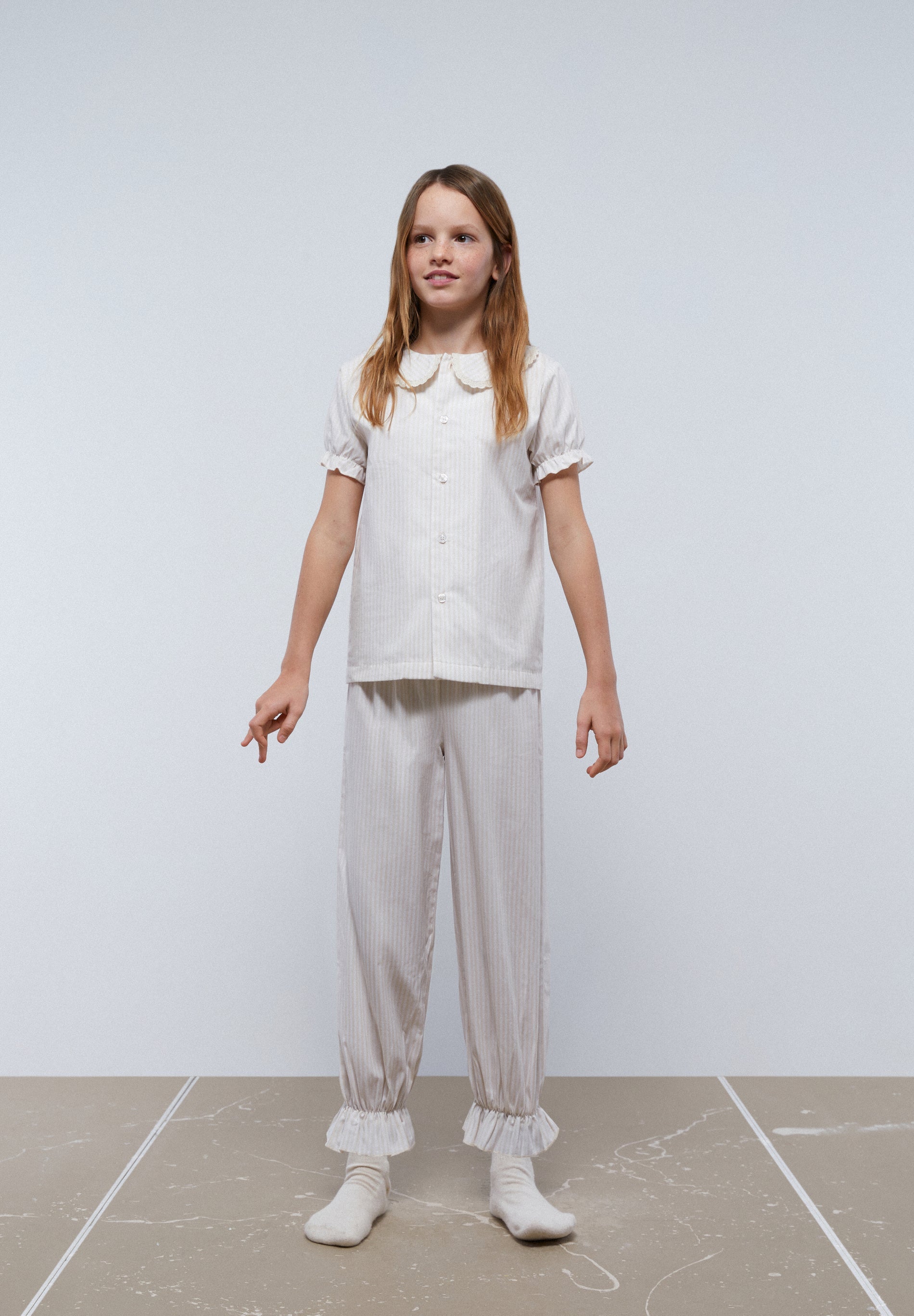 PYJAMA STREPEN KRAAG GEBORDUURDE RAND