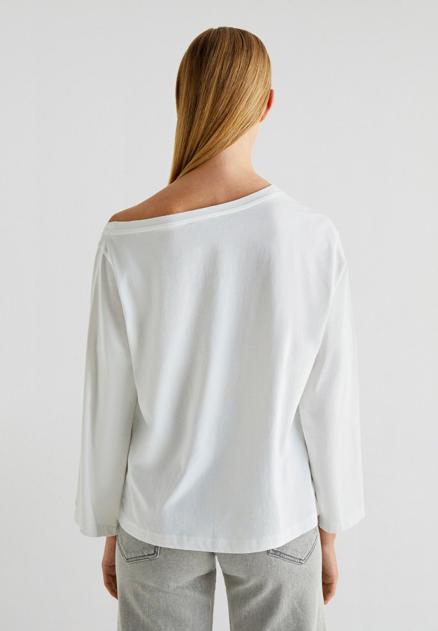 T-SHIRT WITH BOAT NECKLINE