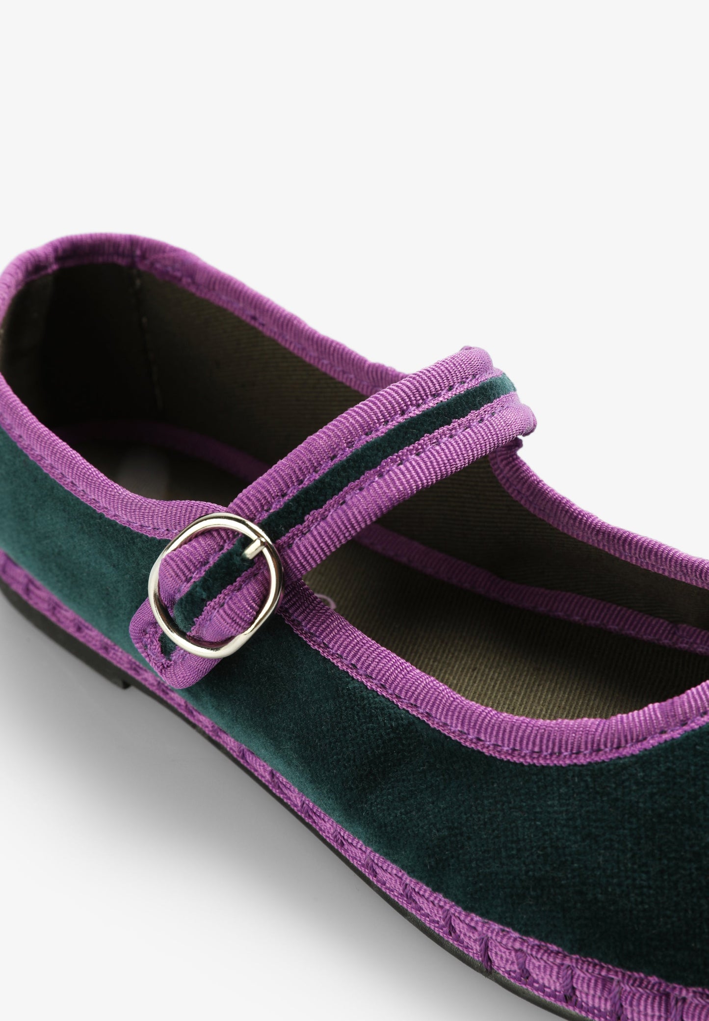 BALLET FLATS WITH STRAP