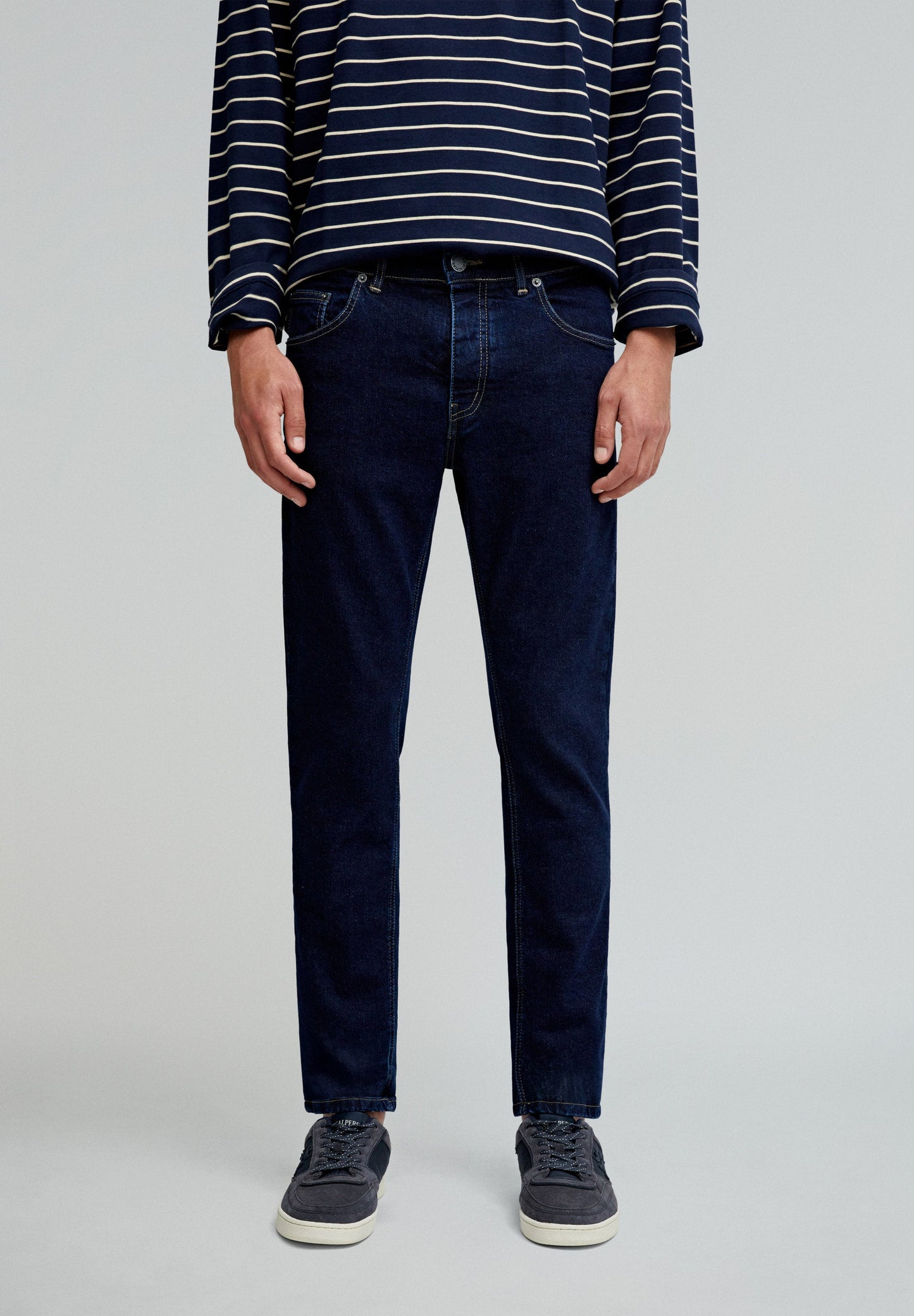 SLIM FIT JEANS