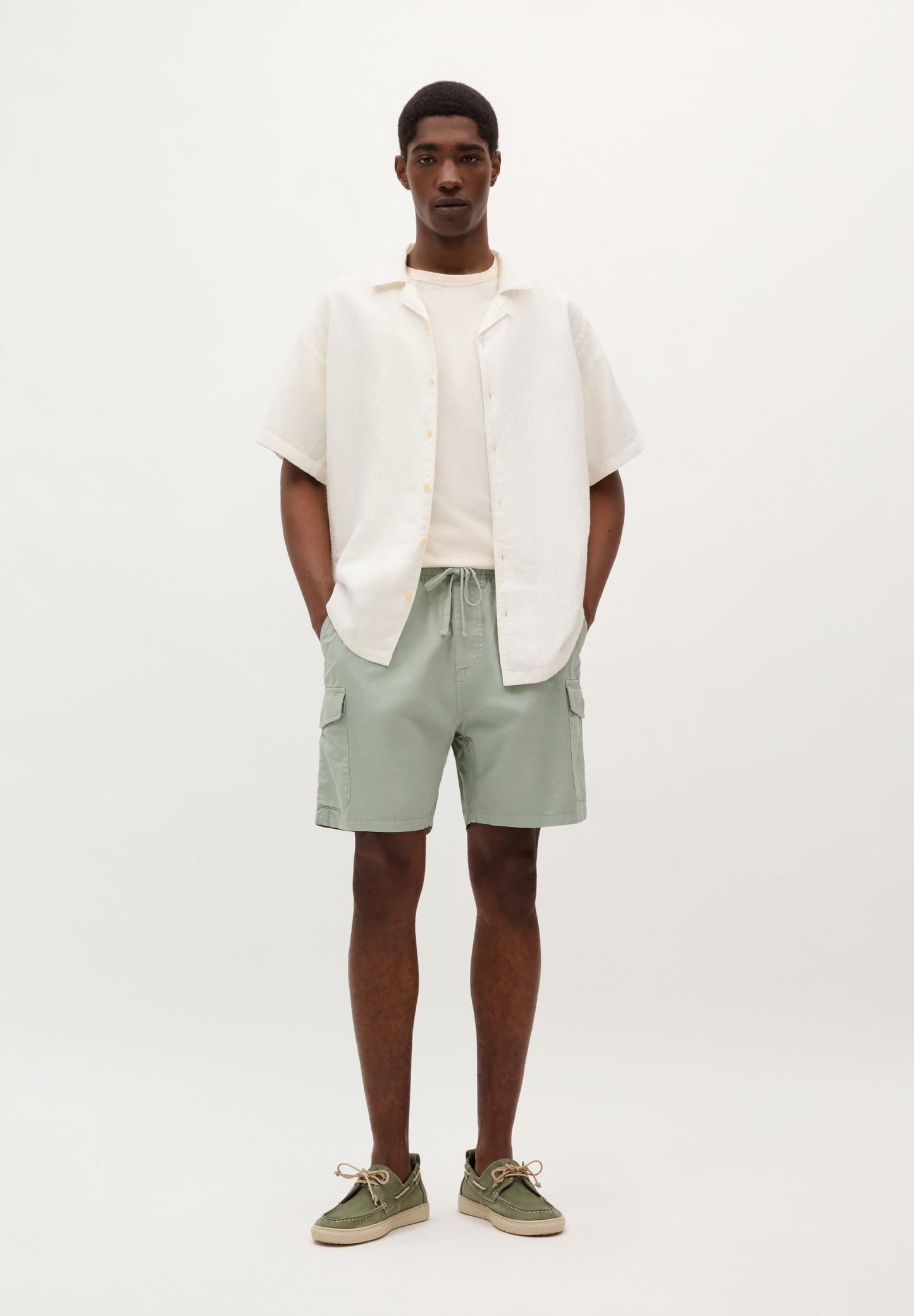 LINEN CARGO BERMUDA SHORTS