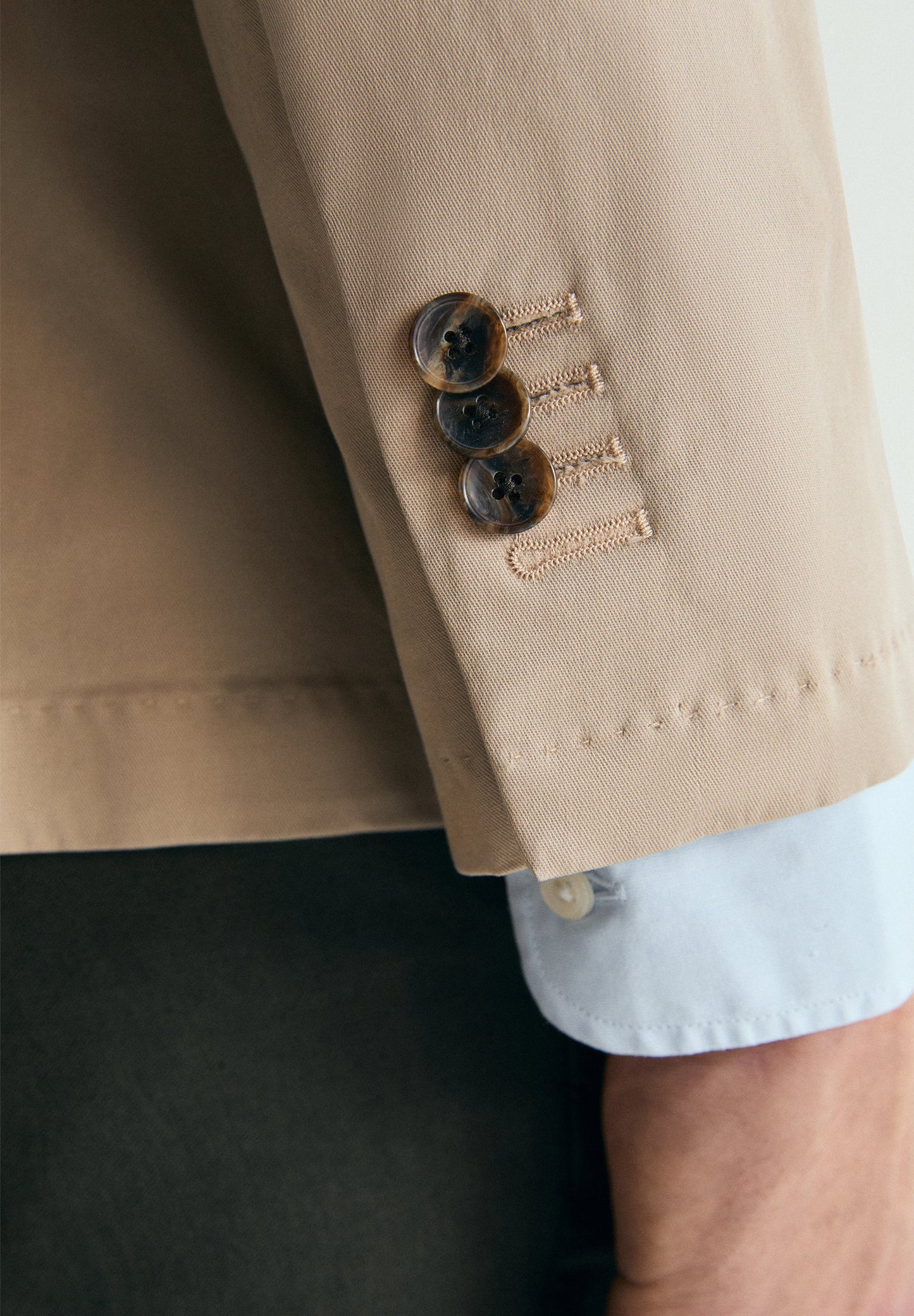 STRAKKE BLAZER MET ZAKKEN