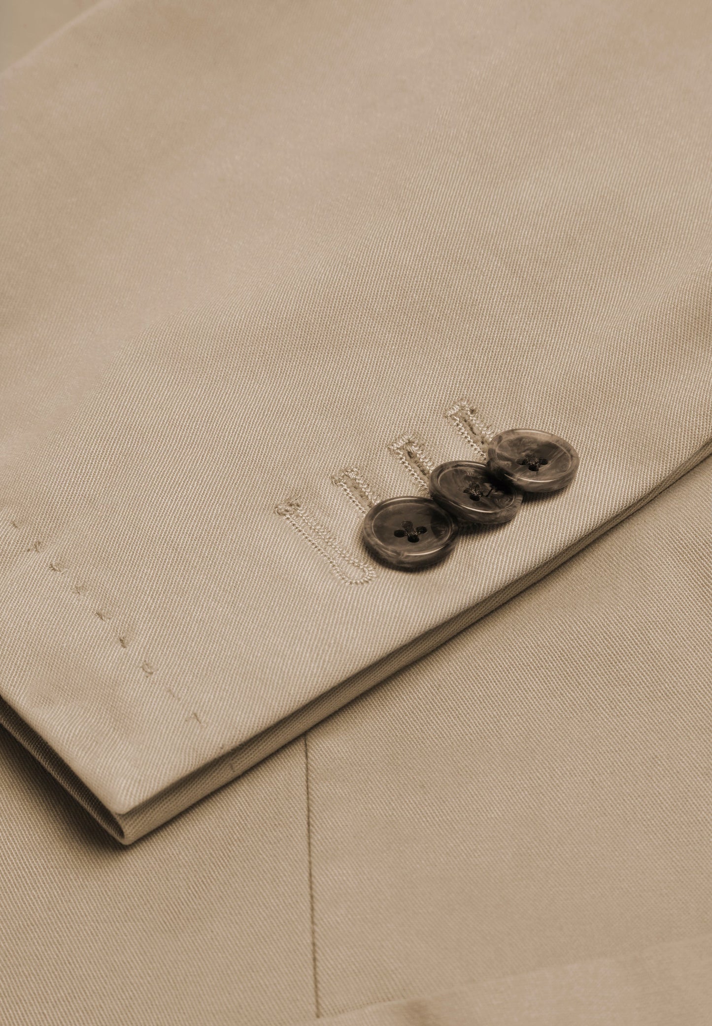 STRAKKE BLAZER MET ZAKKEN