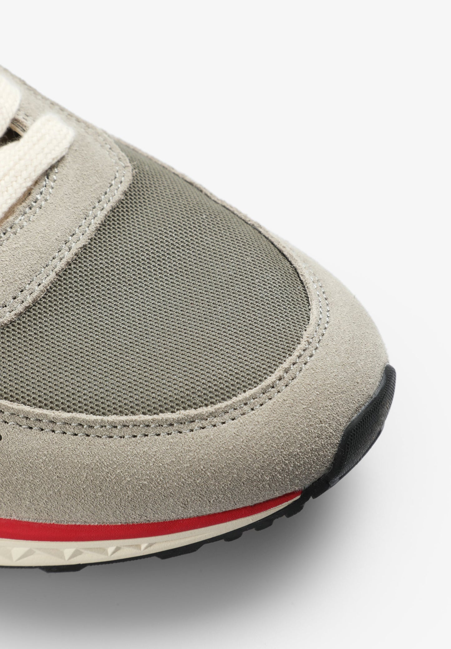 SNEAKERS CALAVERA DETALLE CONTRASTE - Scalpers