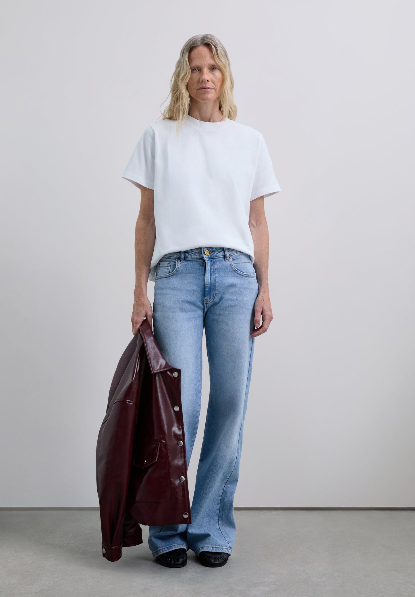 REGULAR FIT BASIC T-SHIRT