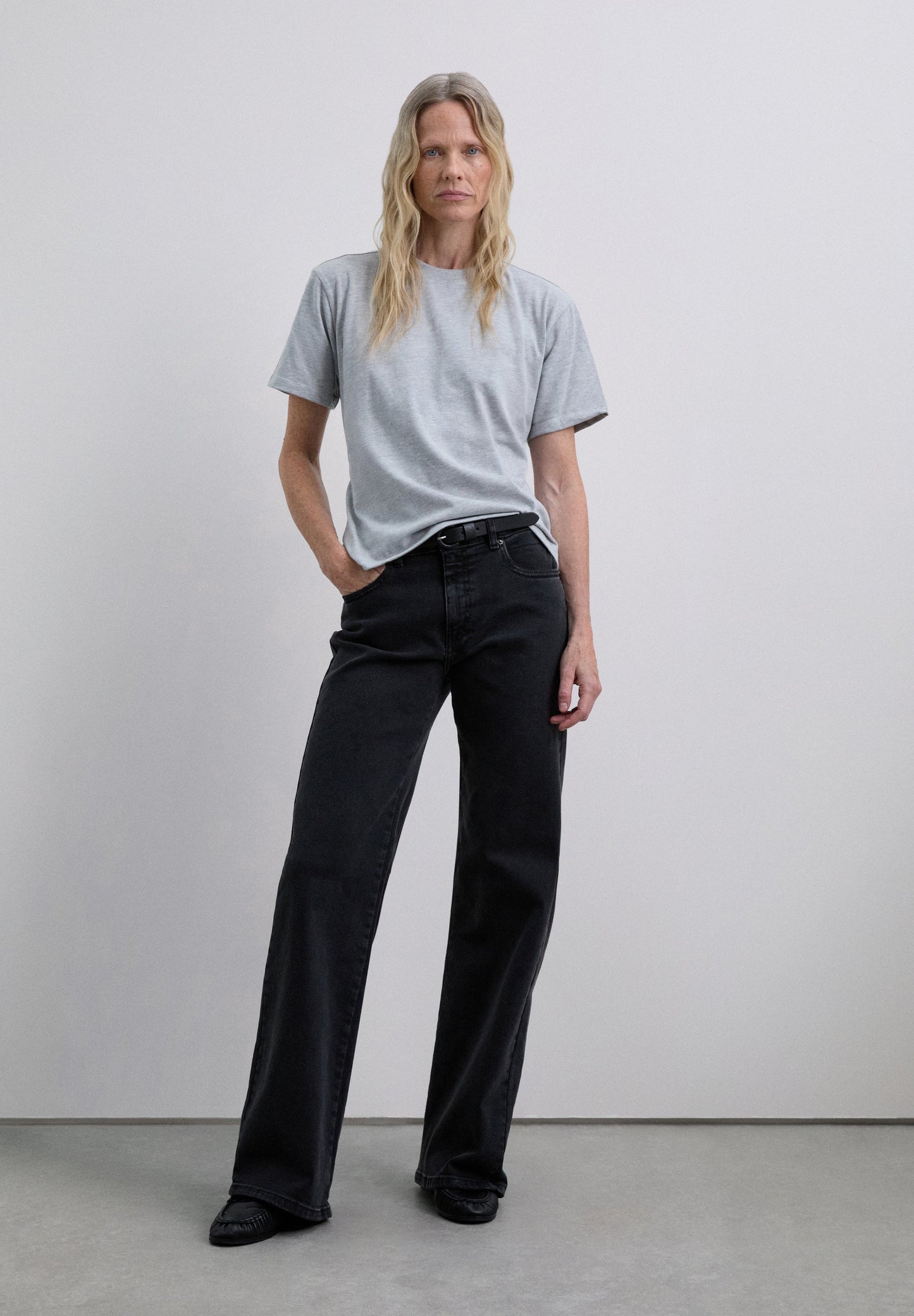 T-SHIRT KNOOP ACHTER