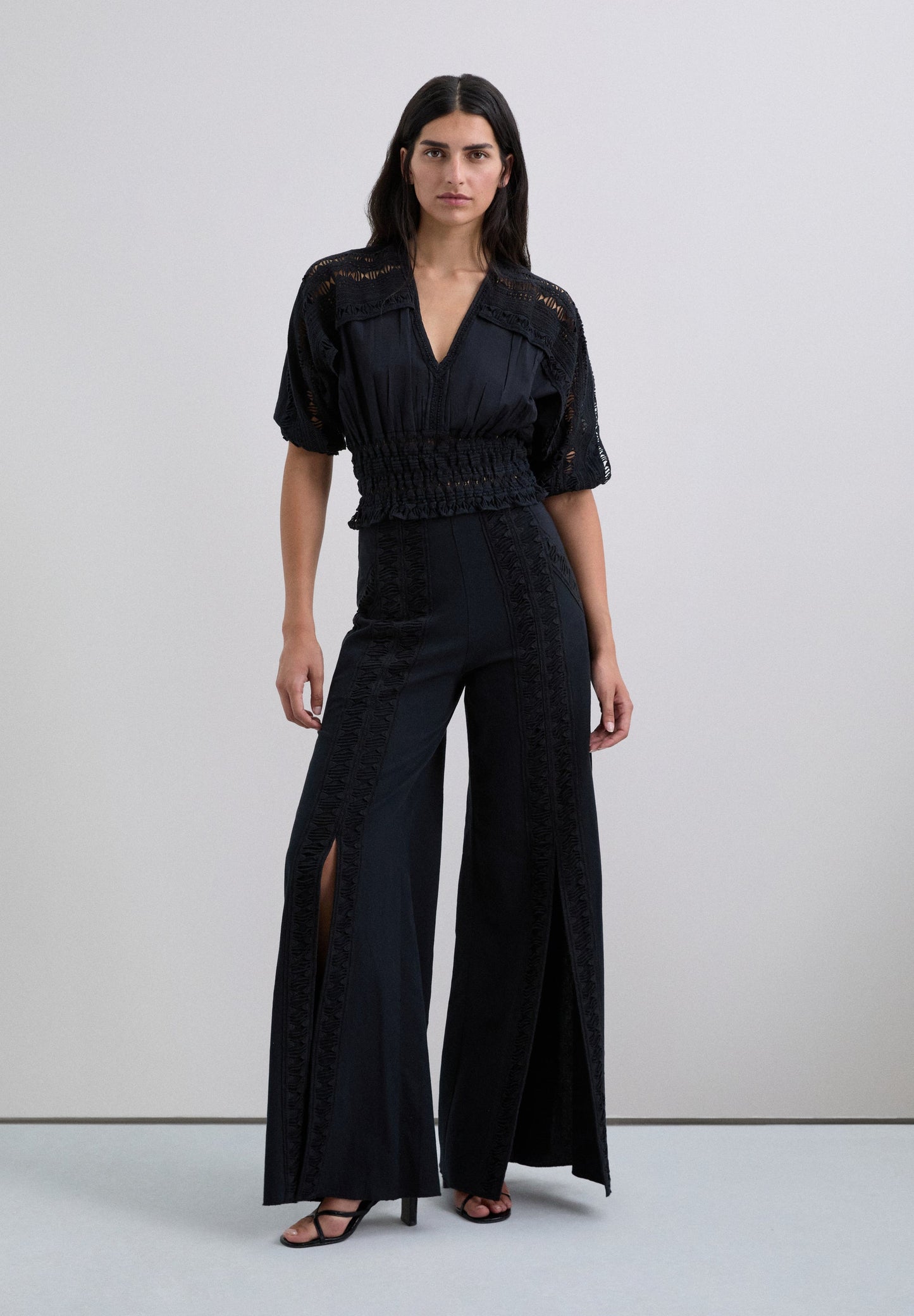 TOP FRUNCES BORDADOS