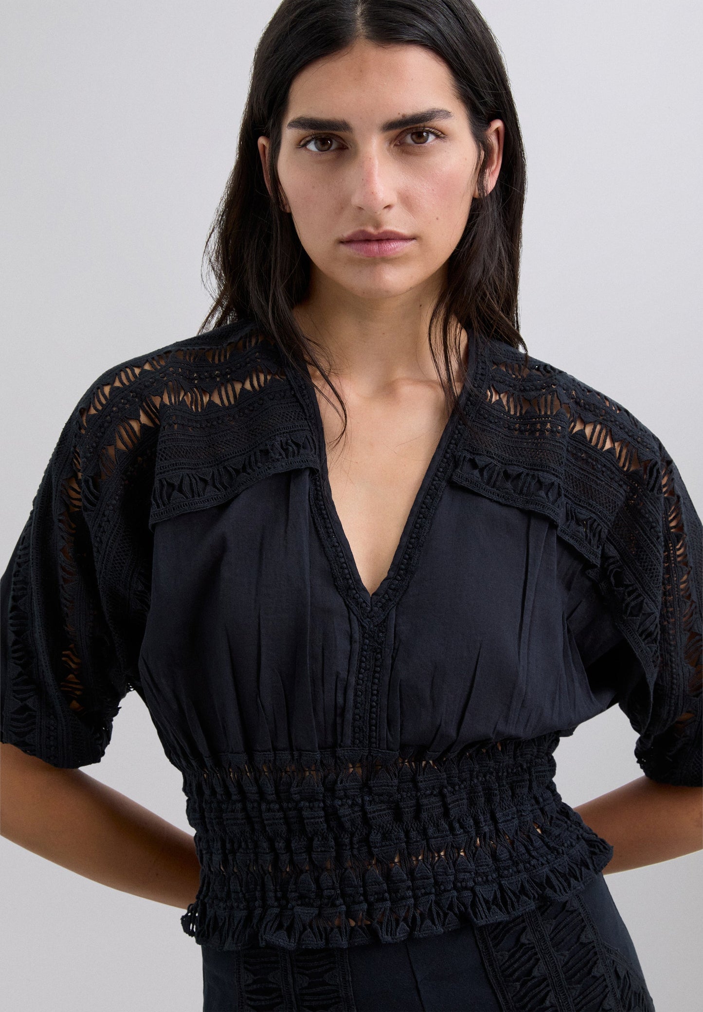 TOP FRUNCES BORDADOS