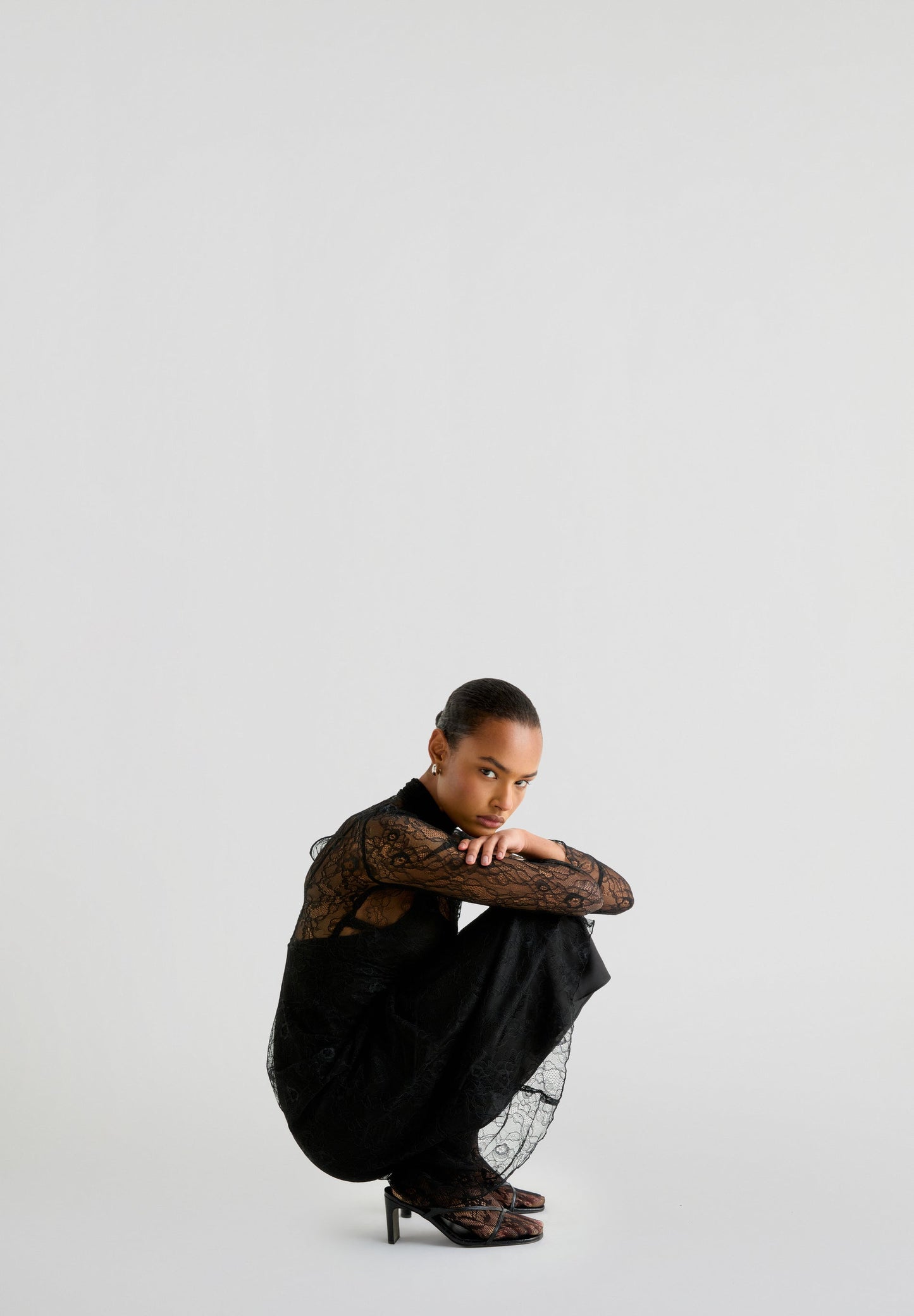 VESTIDO MIDI ENCAJE - Scalpers