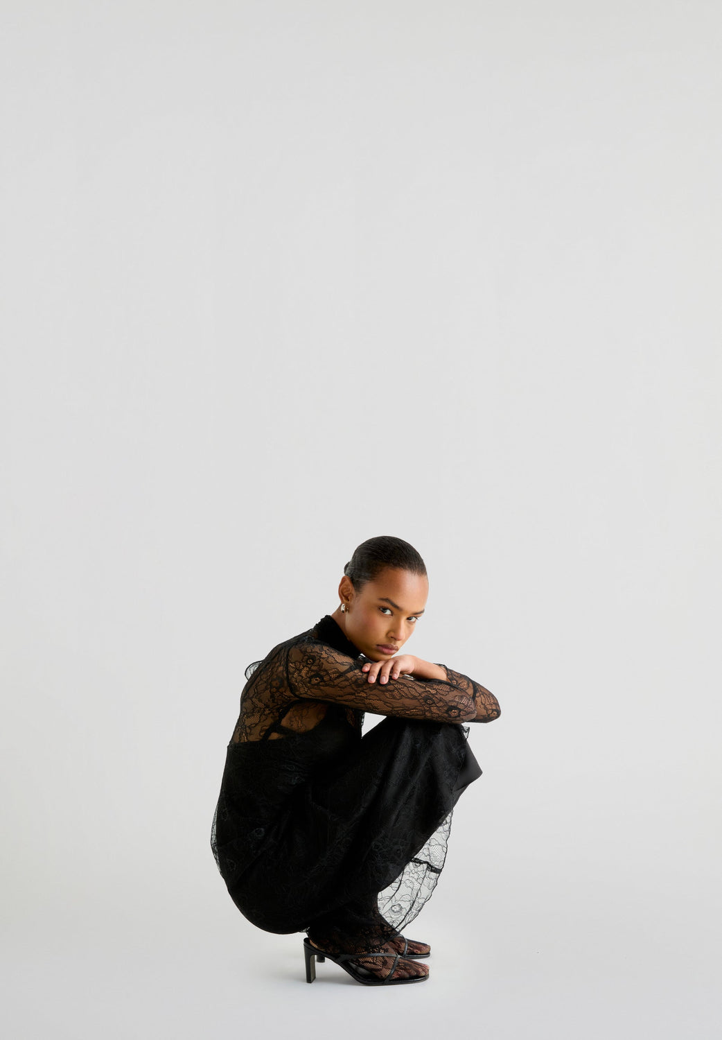 VESTIDO MIDI ENCAJE - Scalpers