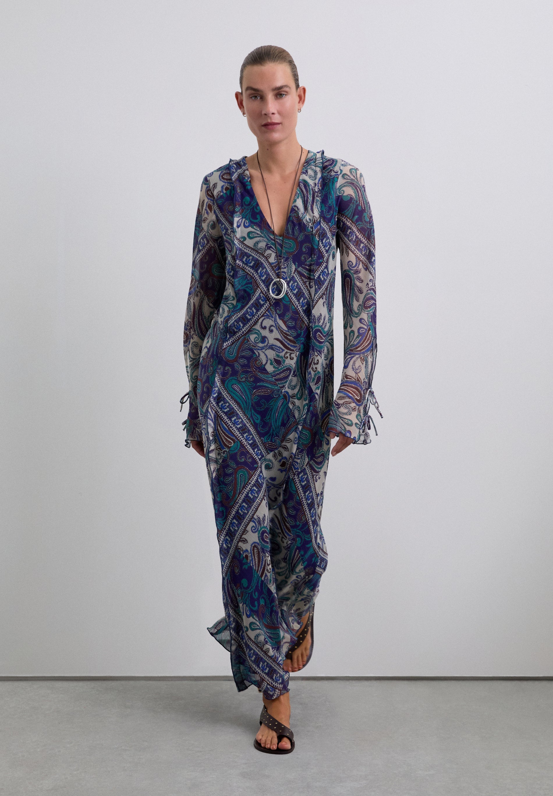 LANGE SOEPELVALLENDE JURK PAISLEY