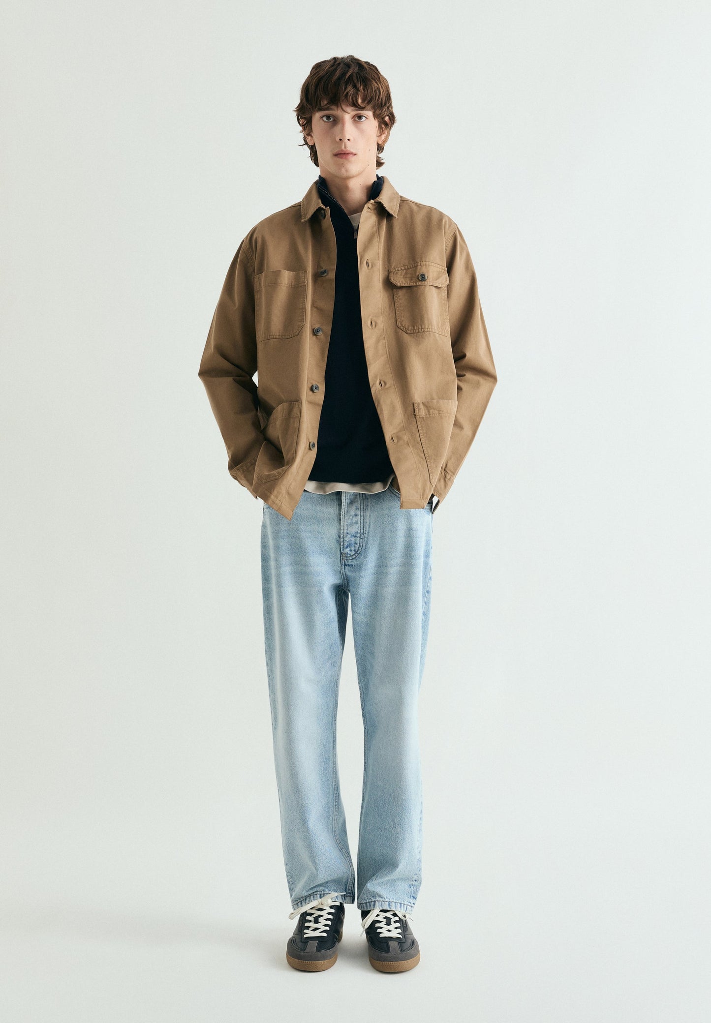 CROPPED FIT JEANS