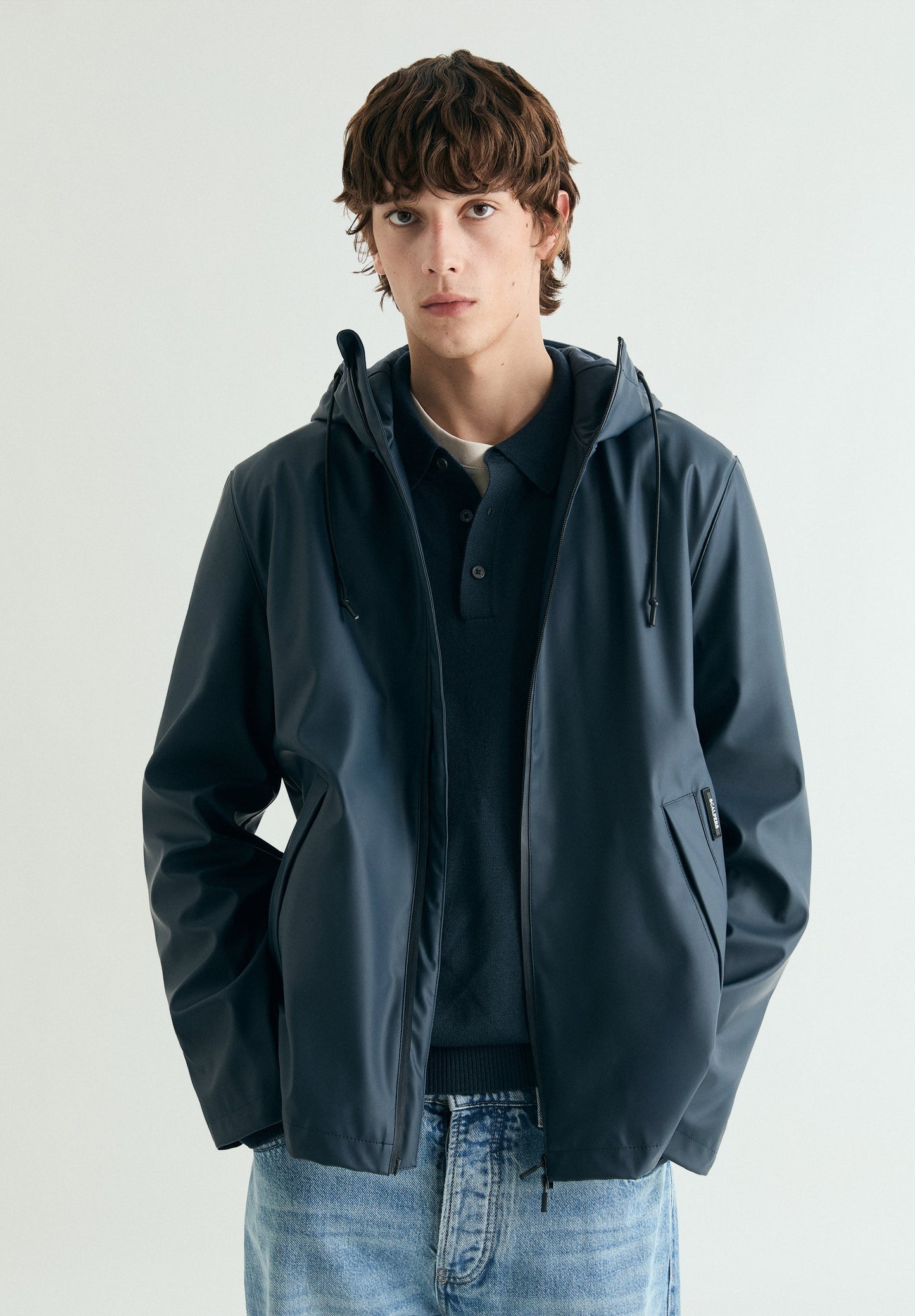 PARKA IMPERMEABLE CON CAPUCHA - Scalpers