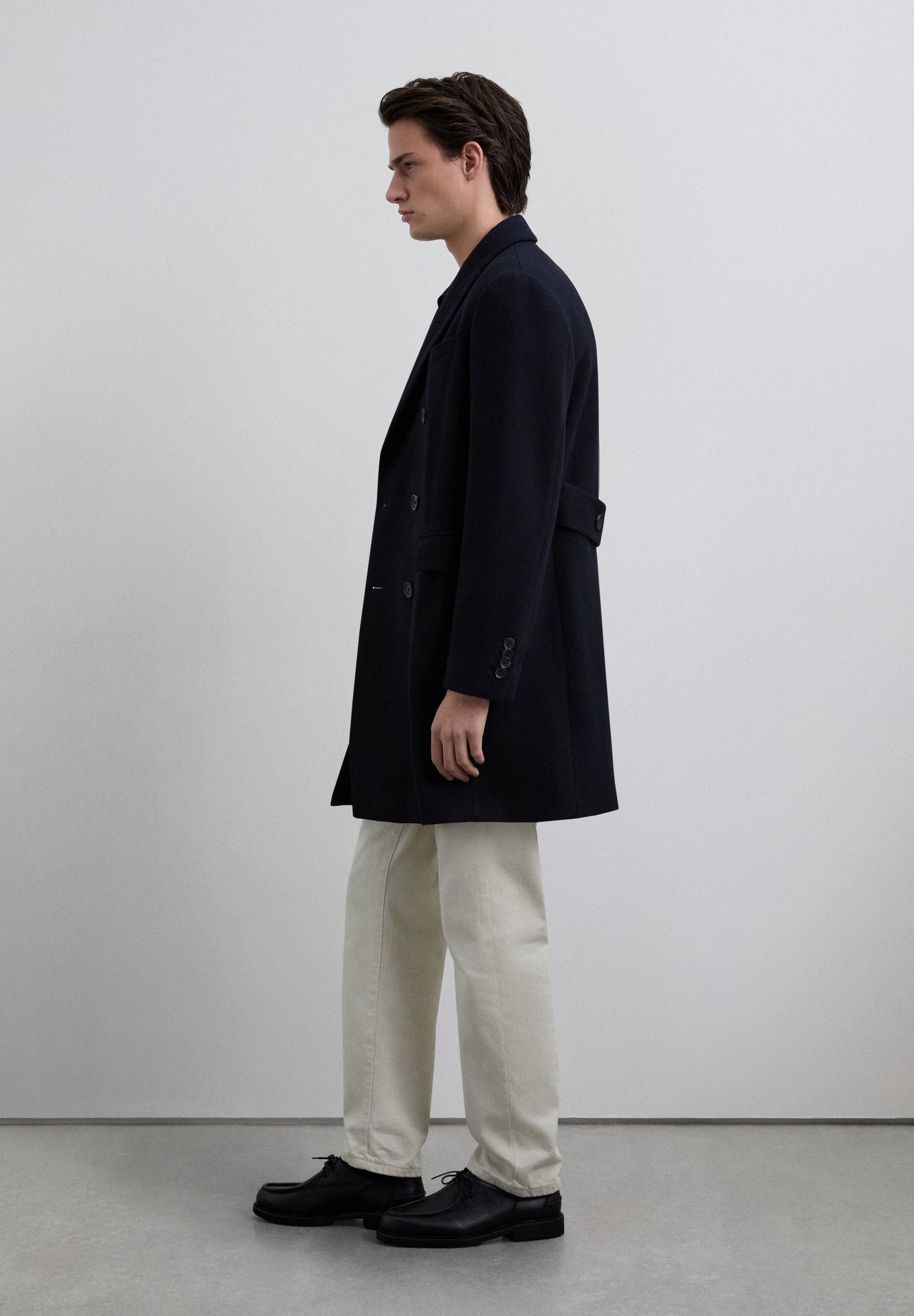 DOUBLE-BREASTED WOOL BLEND COAT