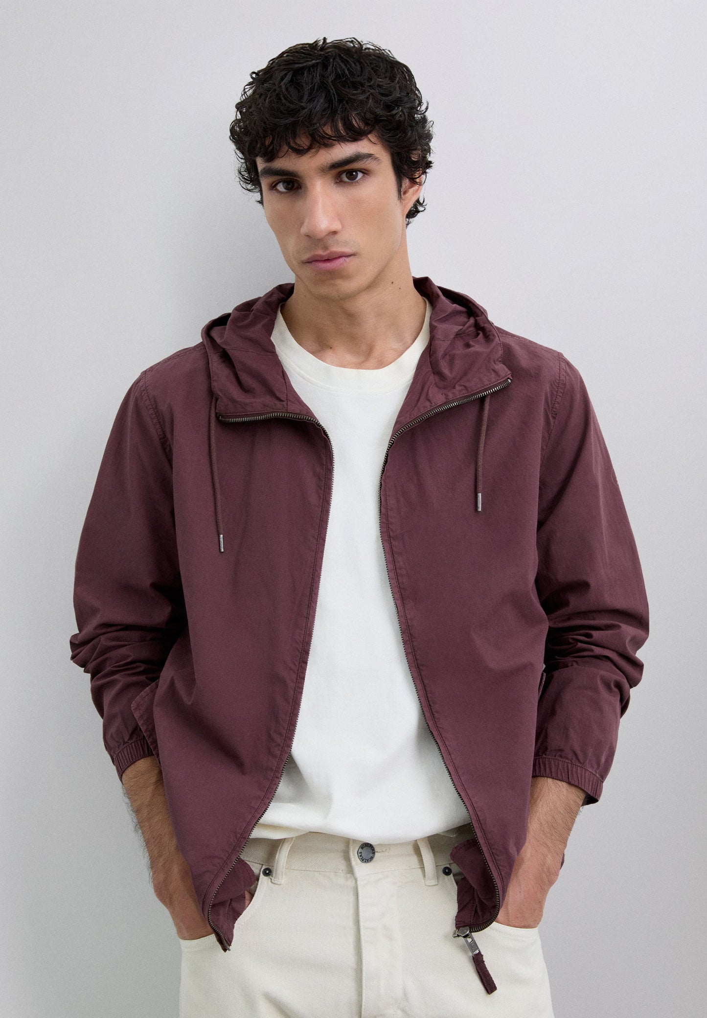 CHAQUETA LIGERA CAPUCHA - Scalpers