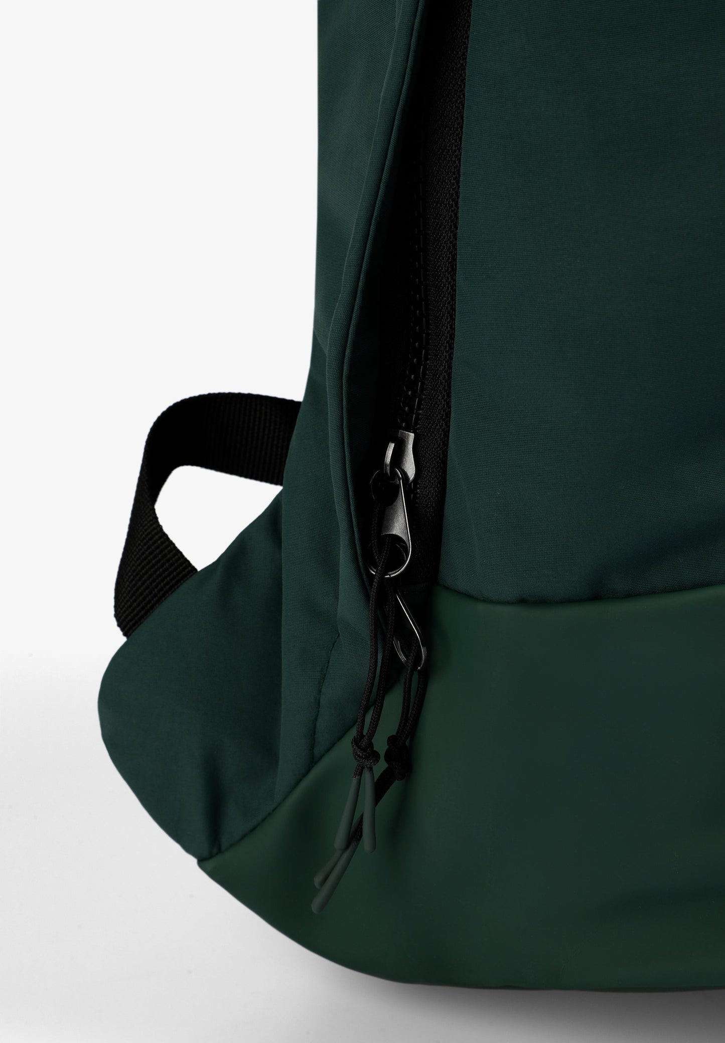 TECHNICAL BACKPACK TONAL LOGO