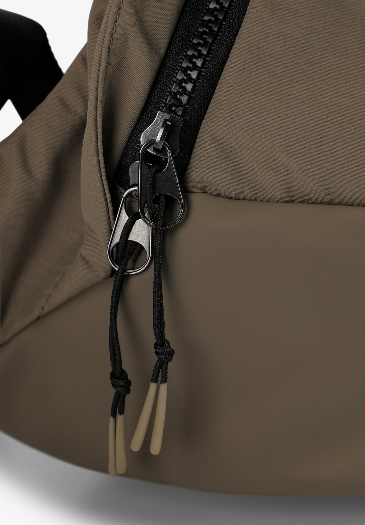 TECHNICAL BACKPACK TONAL LOGO