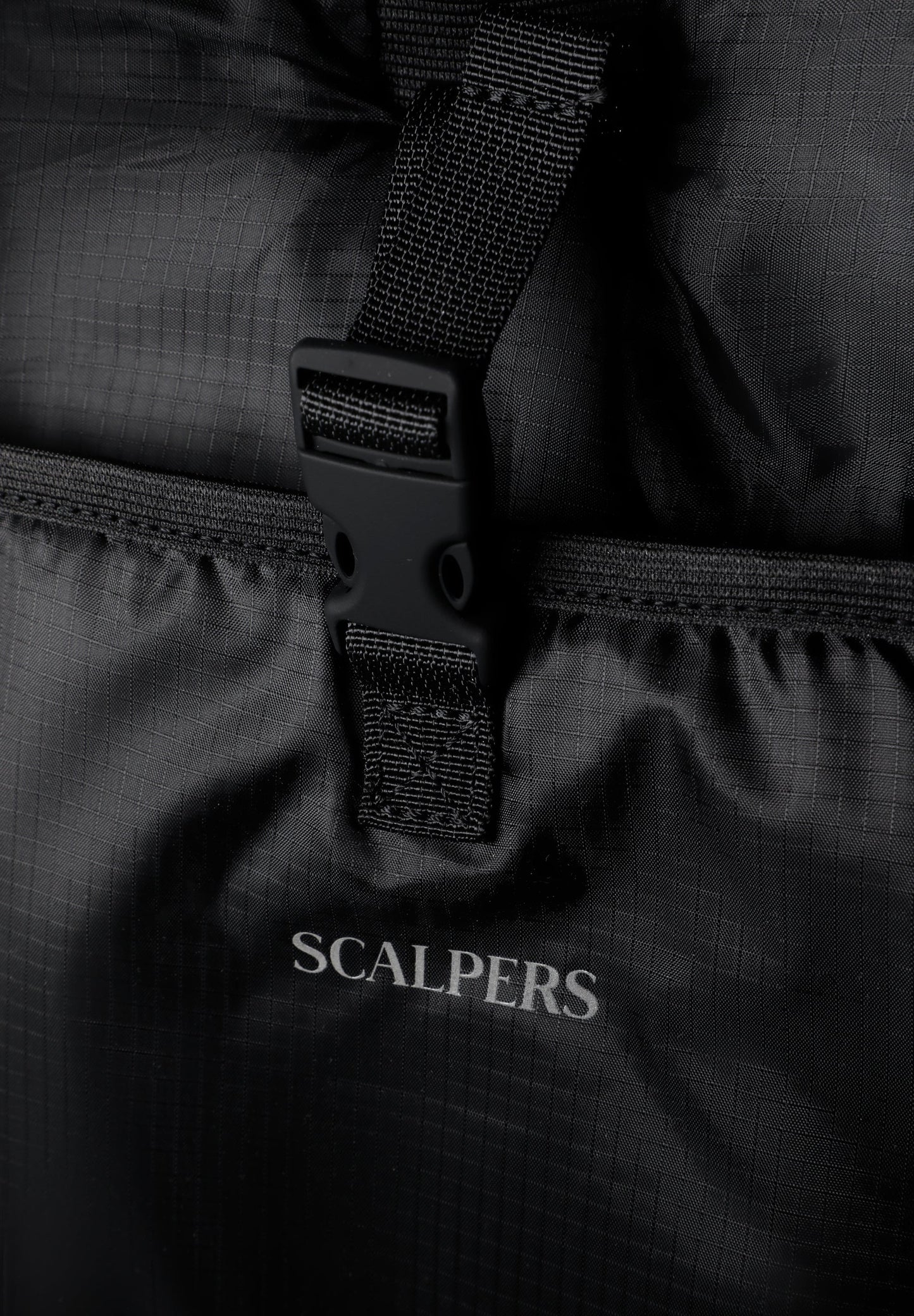 ADJUSTABLE PADDED TECHNICAL BACKPACK