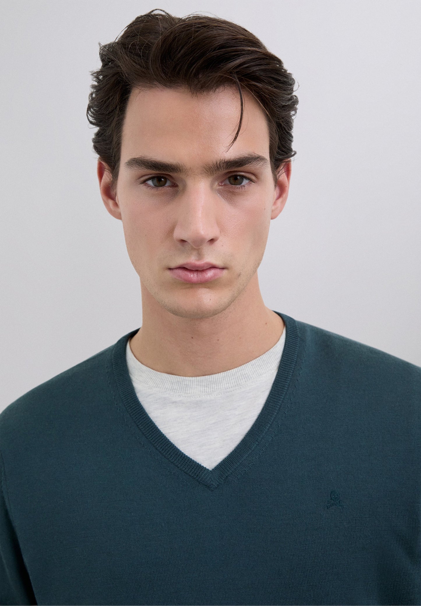 V-NECK WOOL SWEATER WITH SKULL