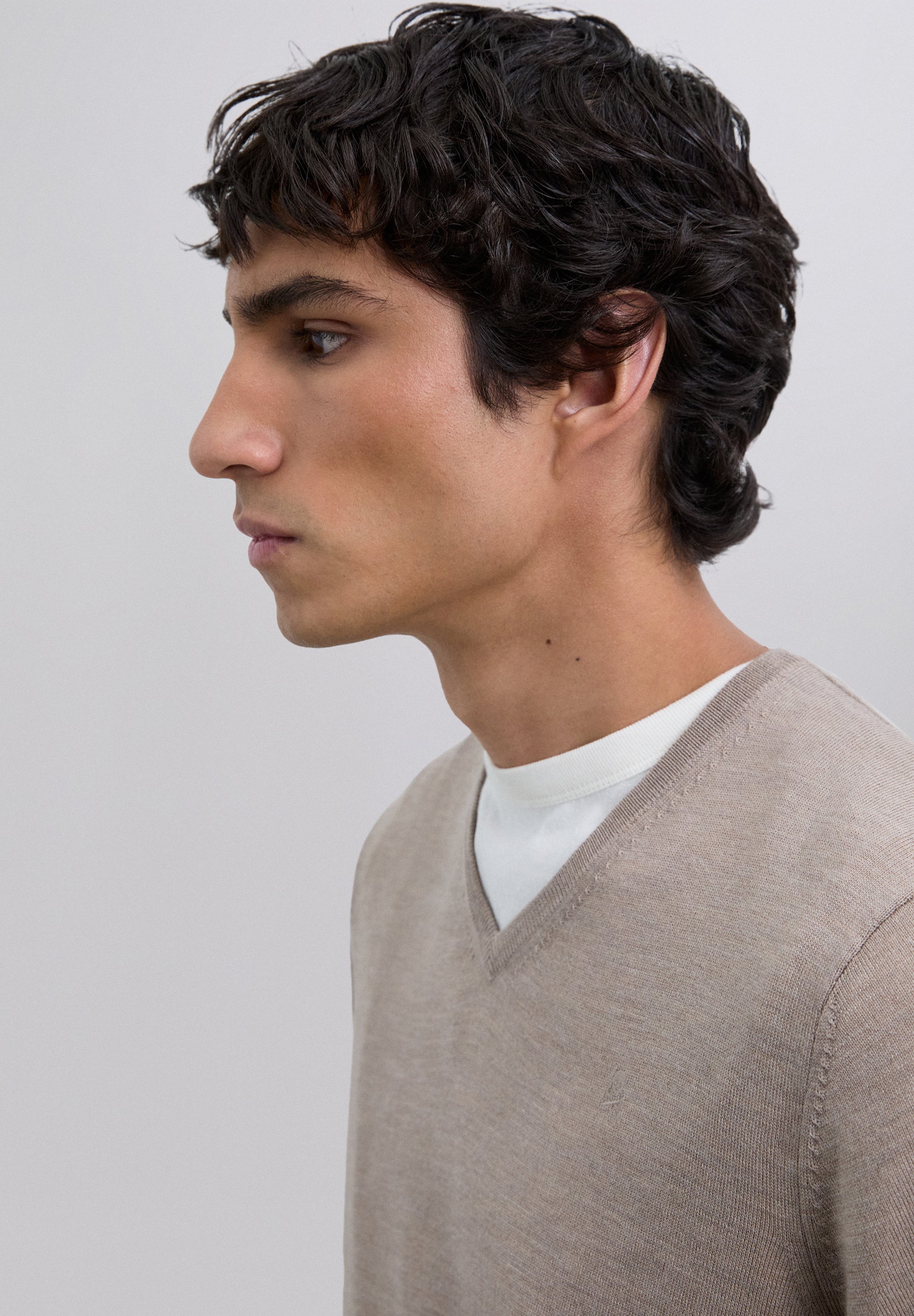 V-NECK WOOL SWEATER WITH SKULL