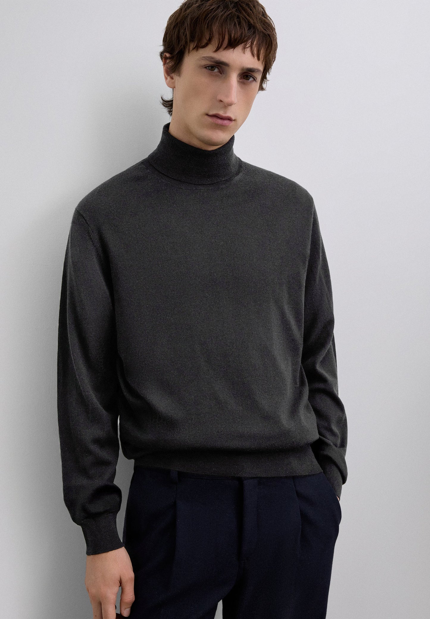 TURN-DOWN COLLAR SWEATER
