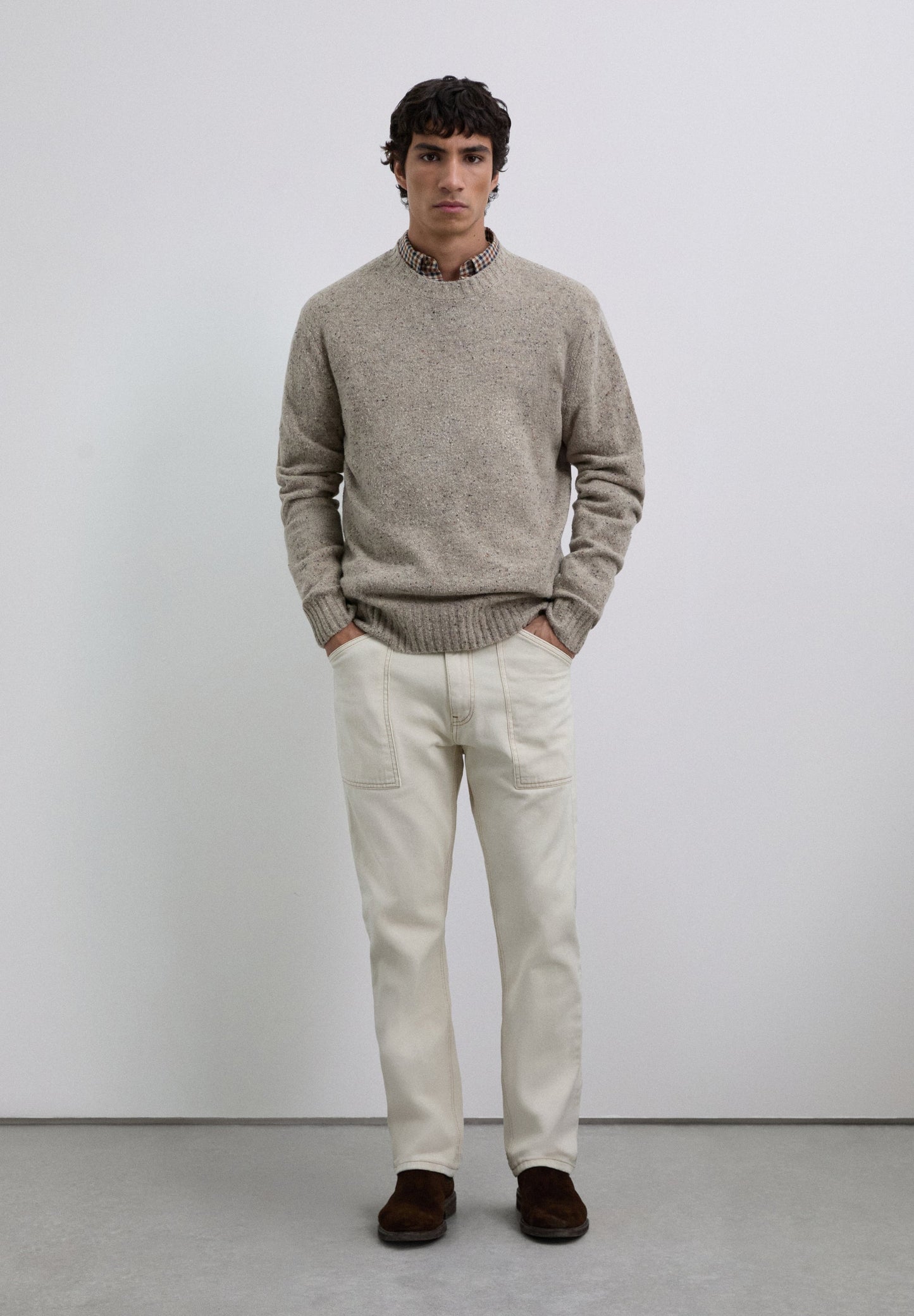 ROUND NECK WOOL SWEATER