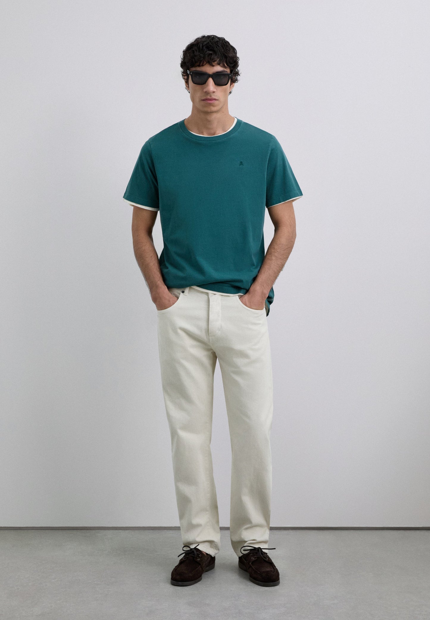 T-SHIRT WITH MATCHING EMBROIDERED SKULL